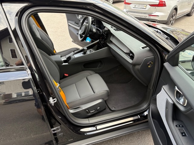 POLESTAR 2 Long Range Dual Motor Performance-image-7