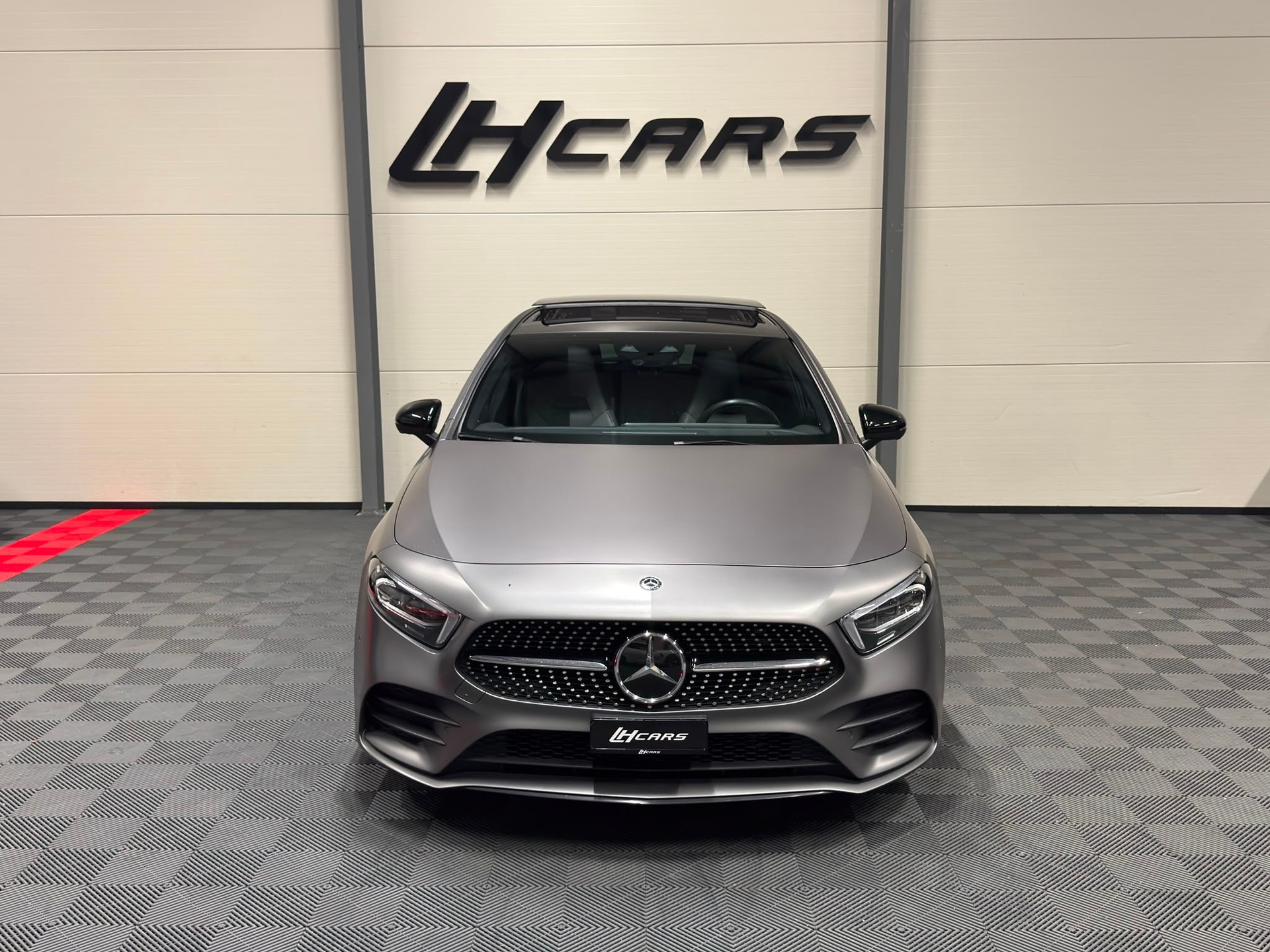 MERCEDES-BENZ A 250 AMG Line 4m " MATT "-image-6