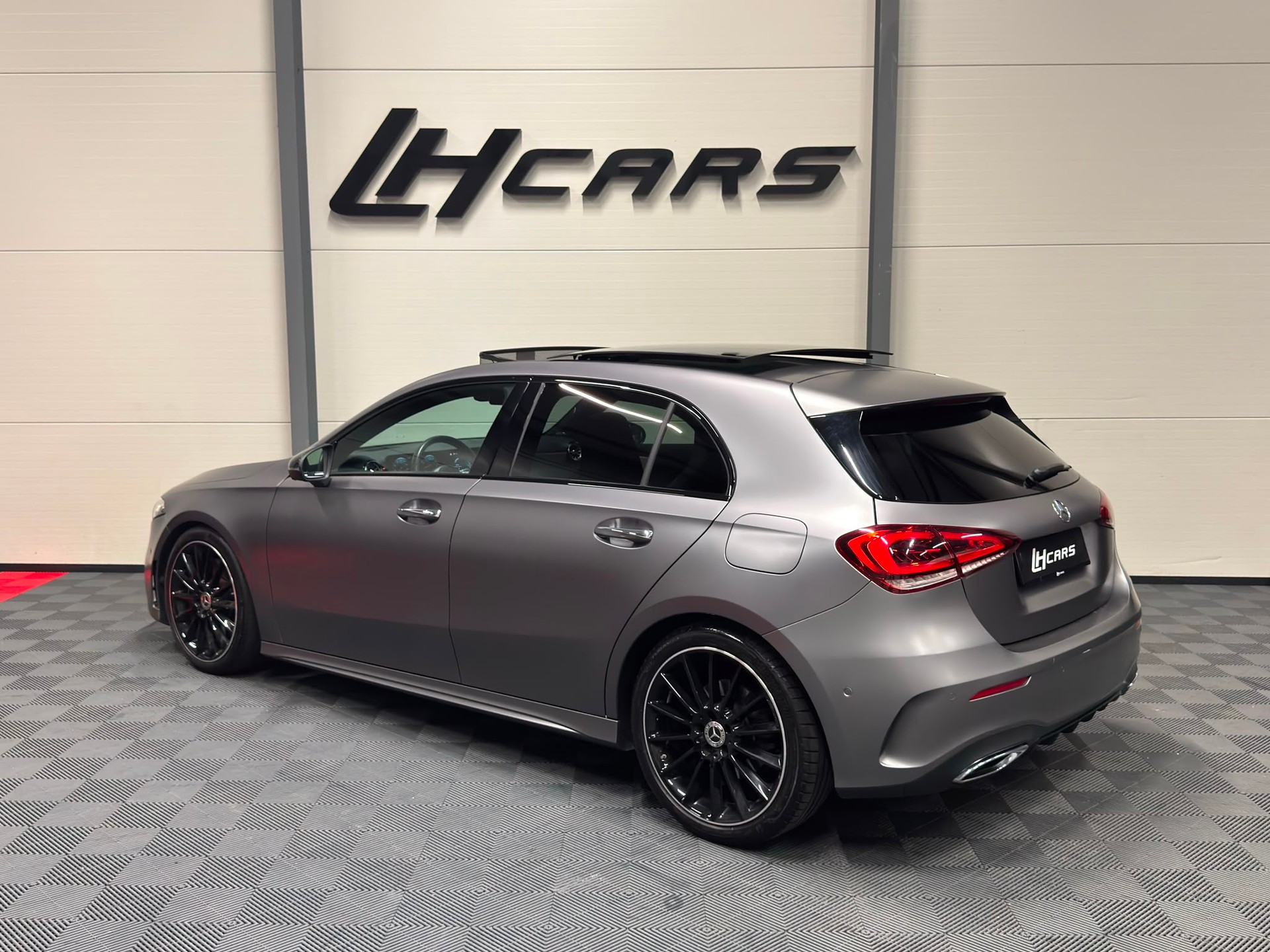 MERCEDES-BENZ A 250 AMG Line 4m " MATT "-image-2