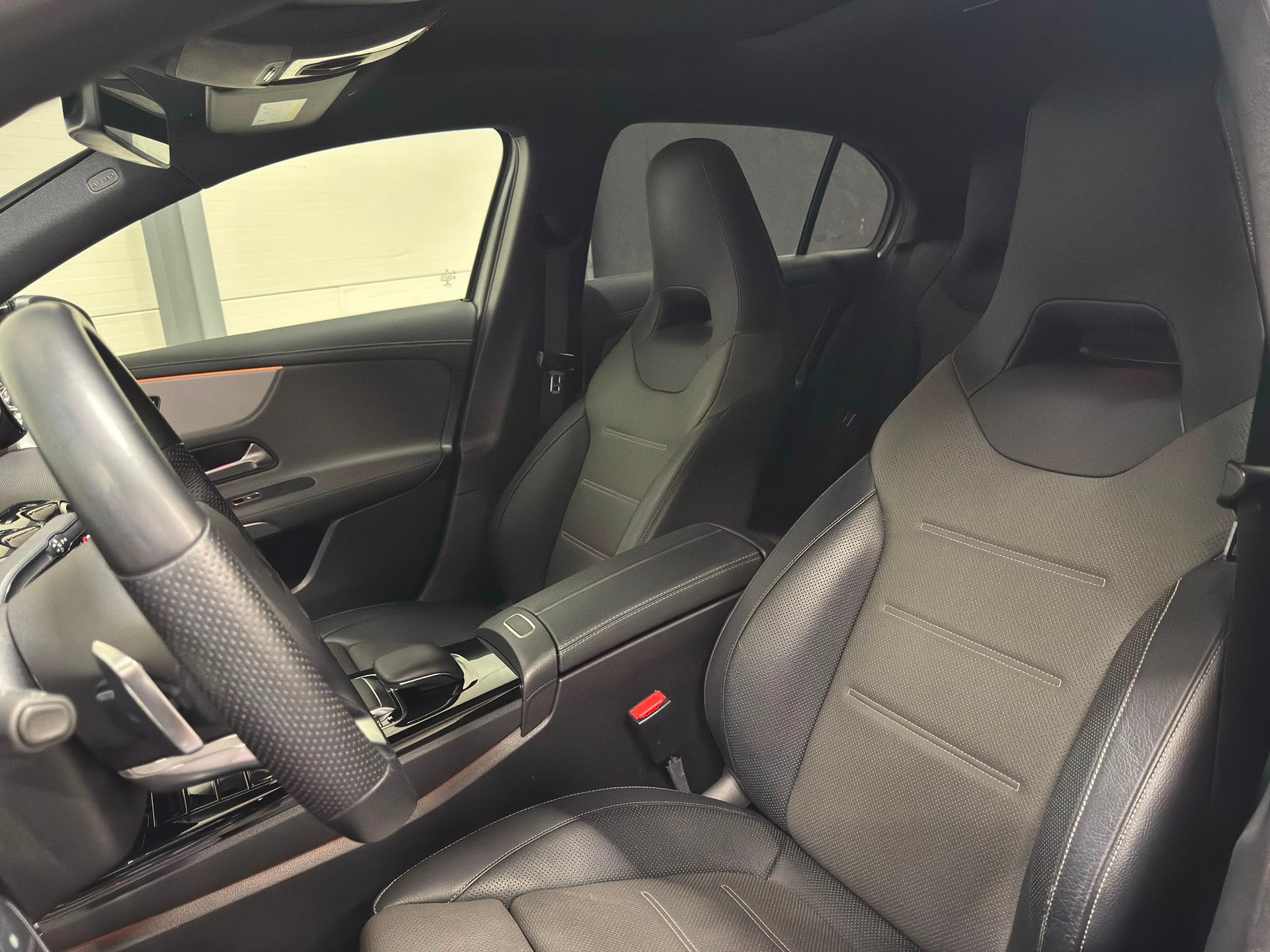 MERCEDES-BENZ A 250 AMG Line 4m " MATT "-image-11