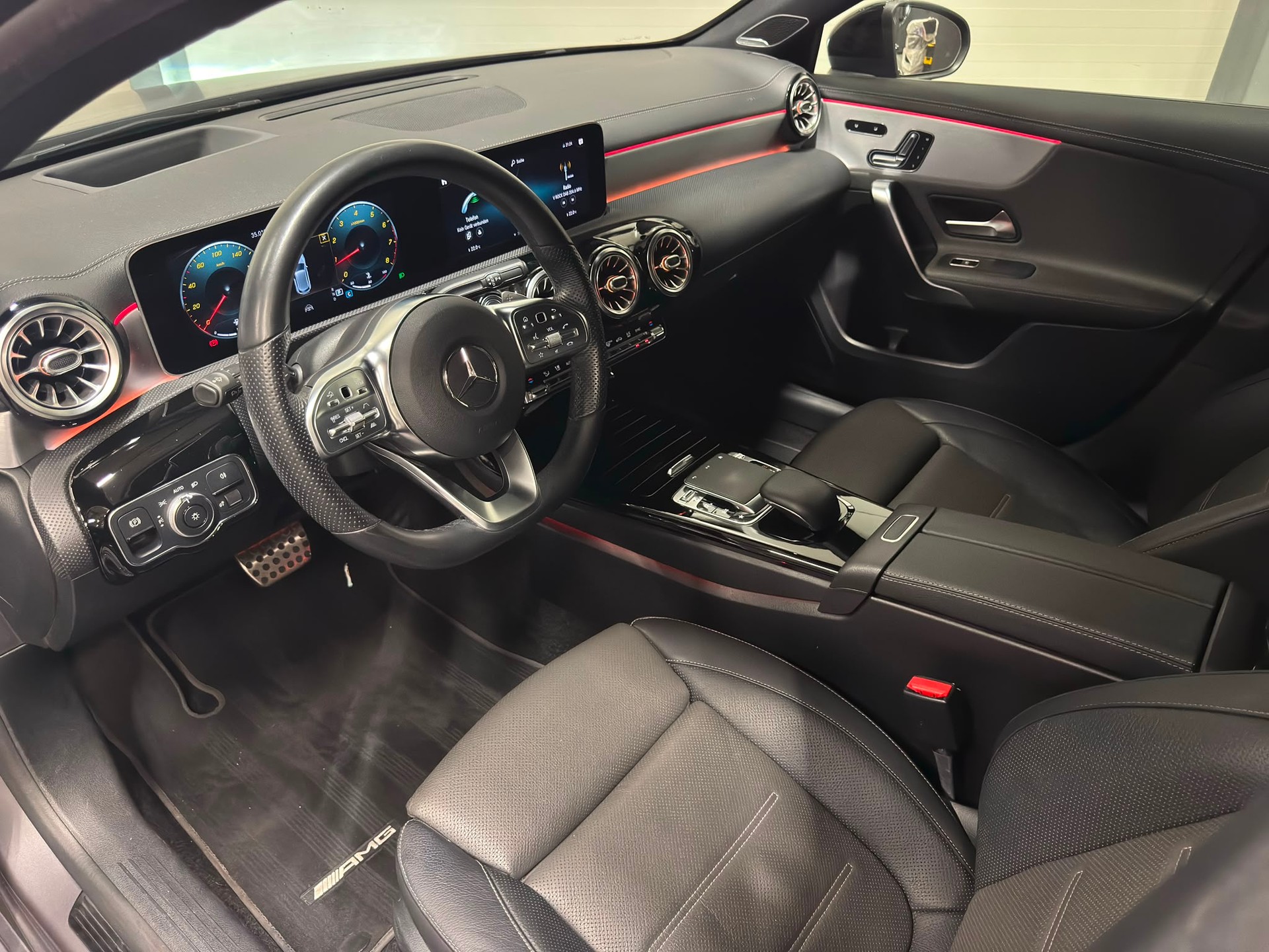 MERCEDES-BENZ A 250 AMG Line 4m " MATT "-image-10