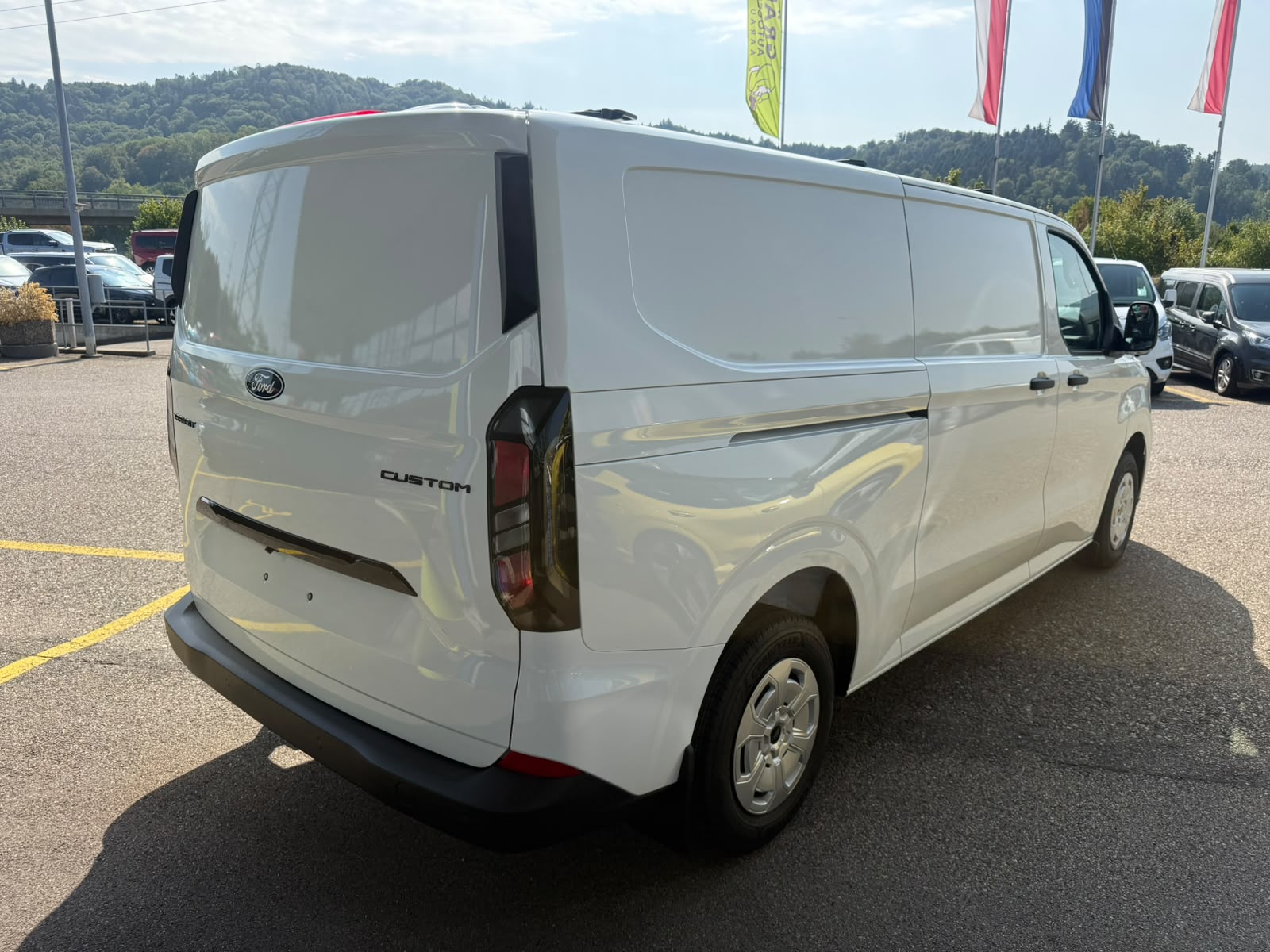 FORD Transit Custom Van 280 L2H1 Trend Automat-image-5