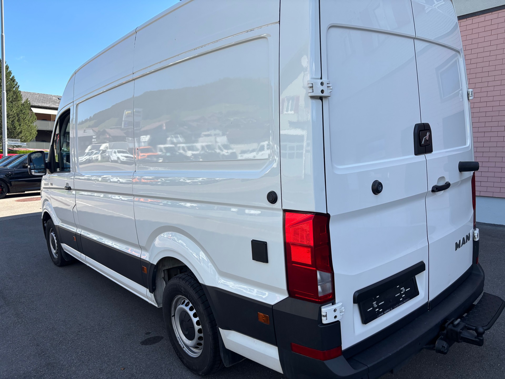 MAN TGE 3.180 Standard 4x4 A-image-3