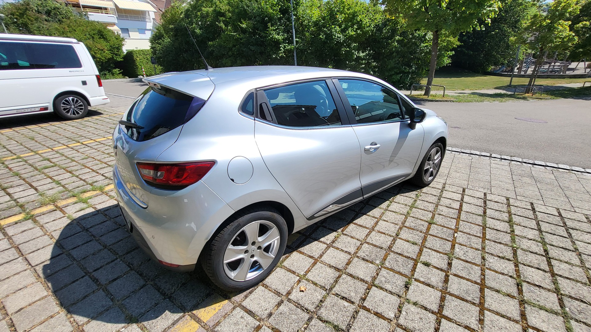 RENAULT 1.2 TCe 120 Swiss Edition S/S-image-2