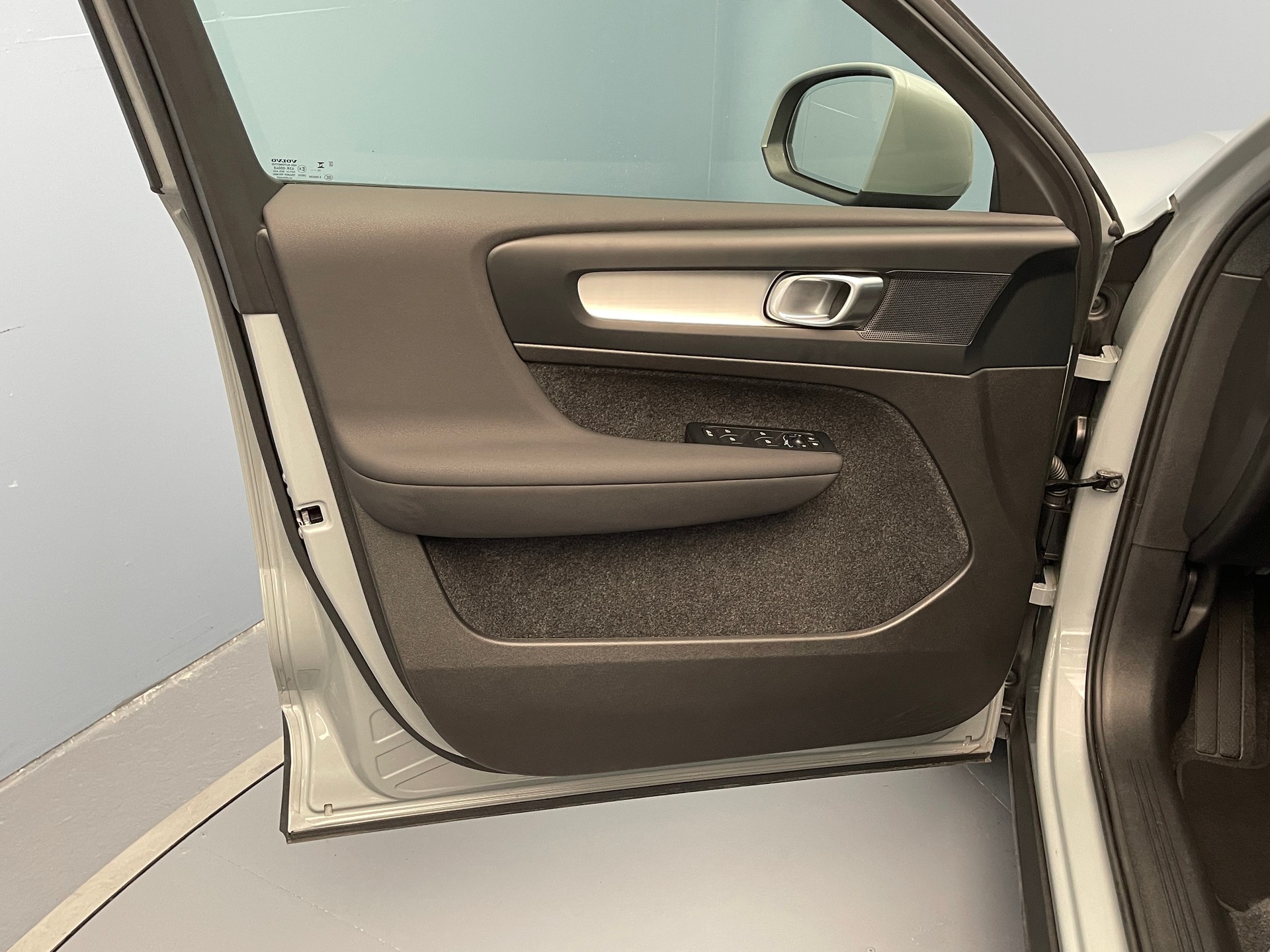 VOLVO XC40 2.0 B3 MH XCITE-image-10