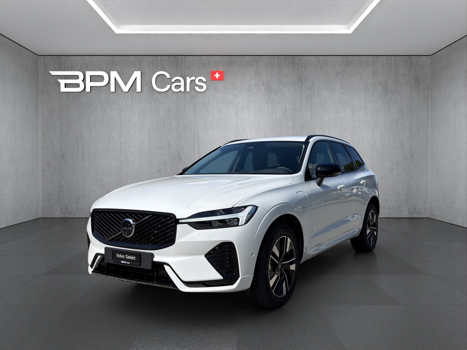 VOLVO XC60 2.0 T6 TE Plus Dark eAWD-image-0