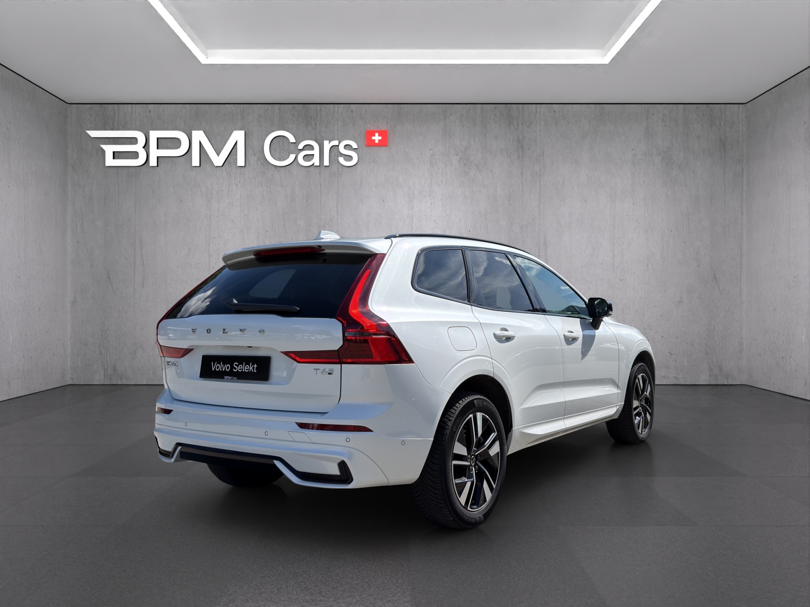 VOLVO XC60 2.0 T6 TE Plus Dark eAWD-image-4