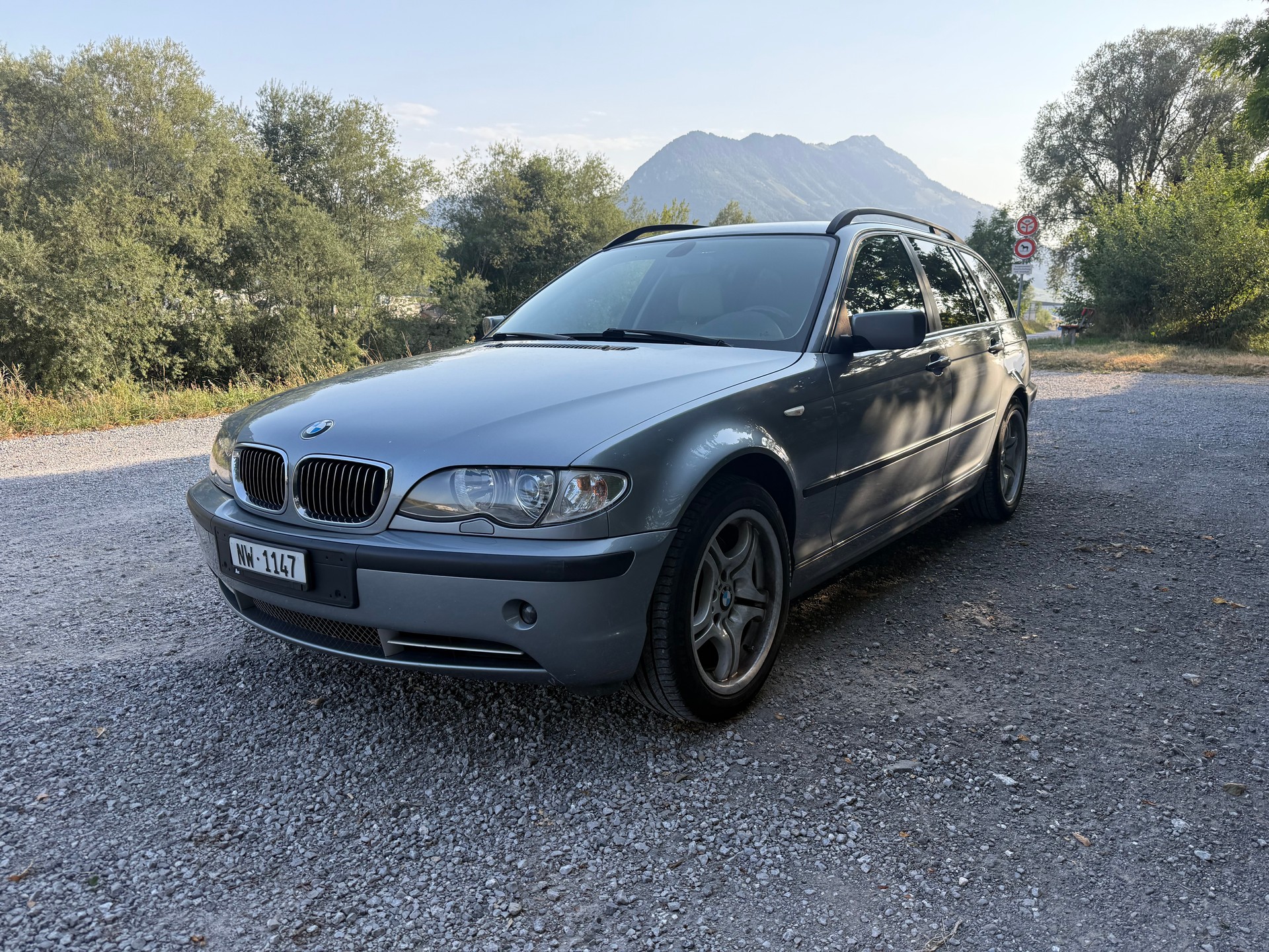BMW 330xi-image-0