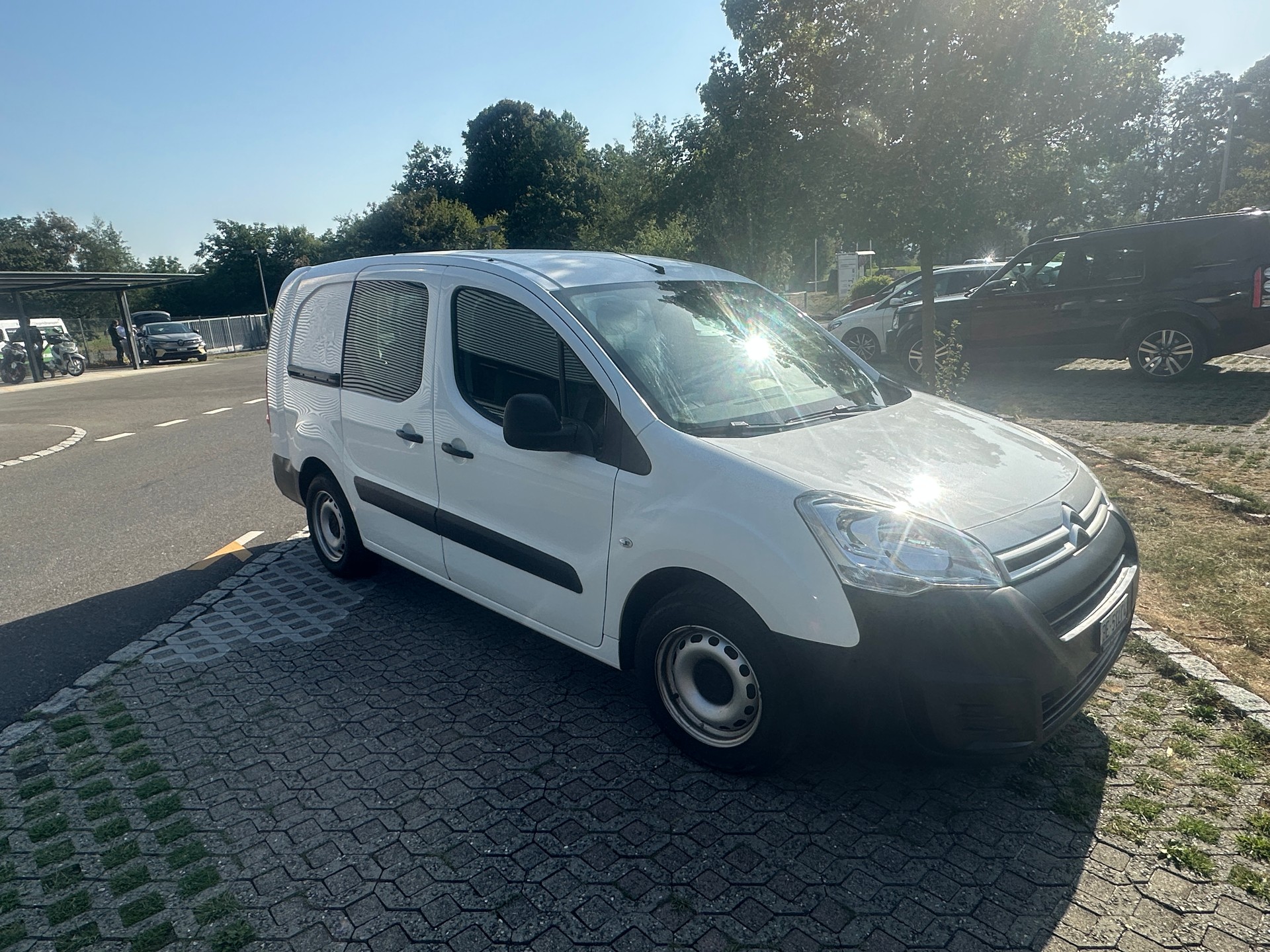 CITROEN Berlingo 1.6 BlueHDi 100 Attraction-image-0
