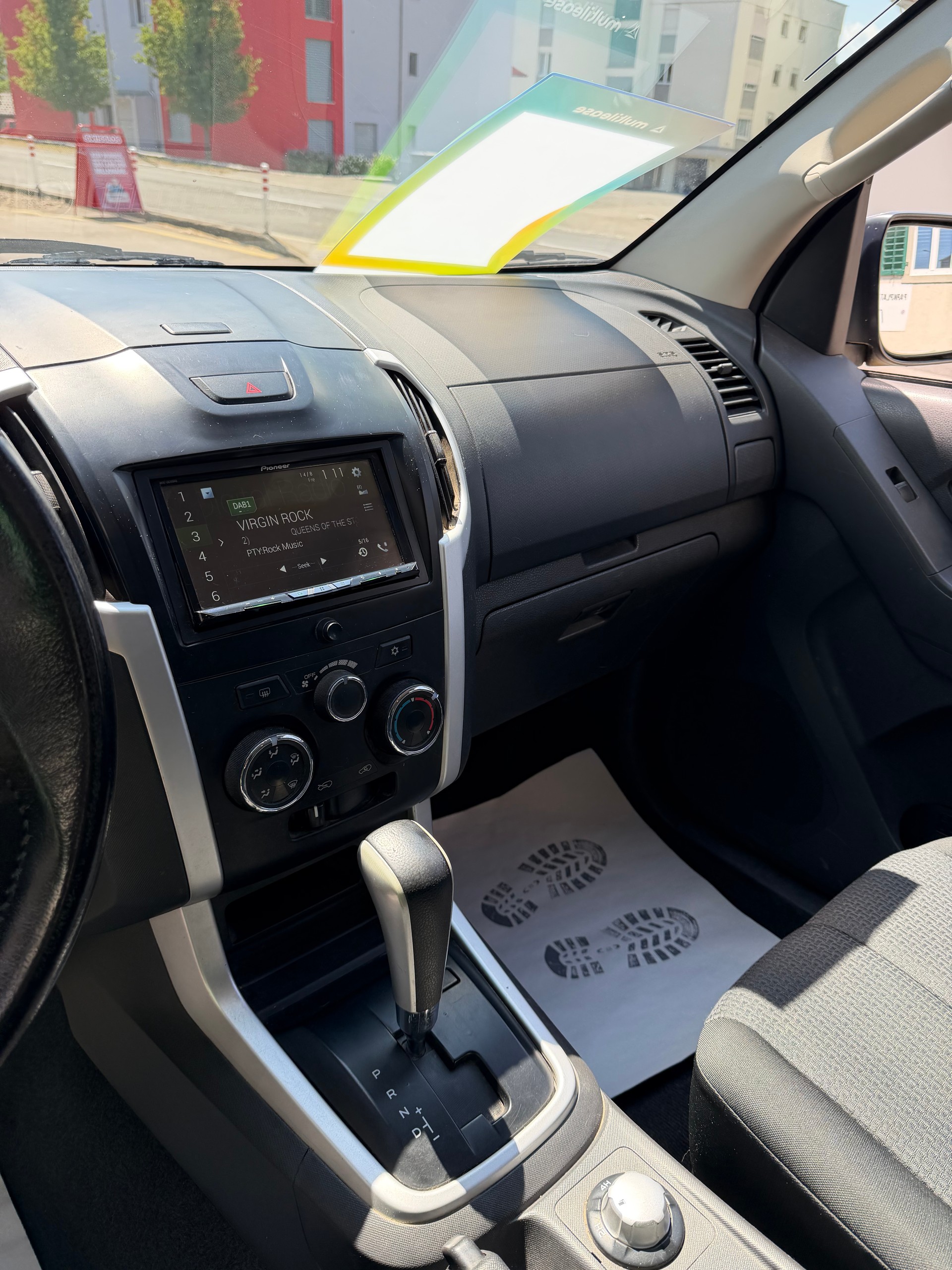 ISUZU D-MAX 2.5 SpaceCab Solar 4x4 A-image-10