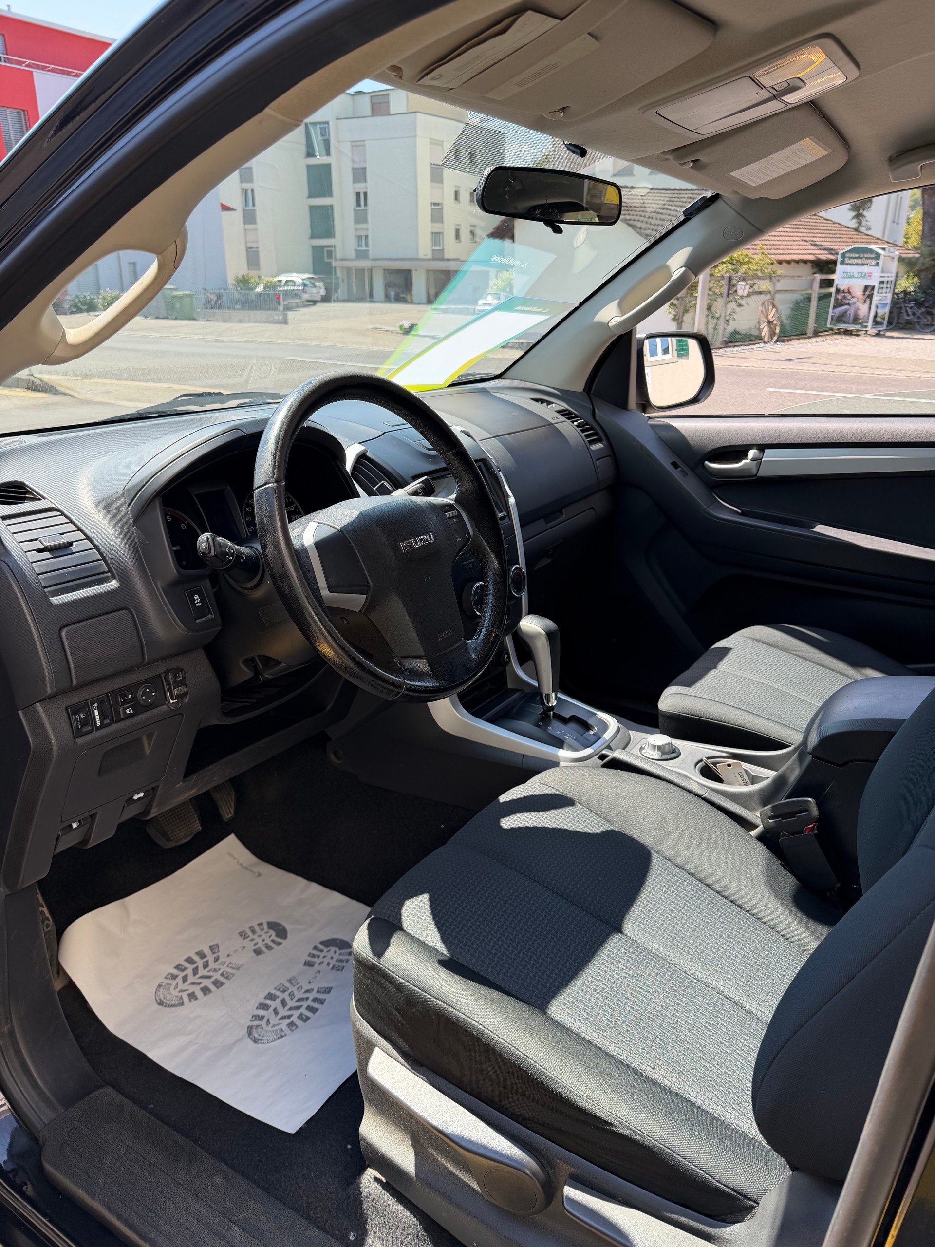 ISUZU D-MAX 2.5 SpaceCab Solar 4x4 A-image-9