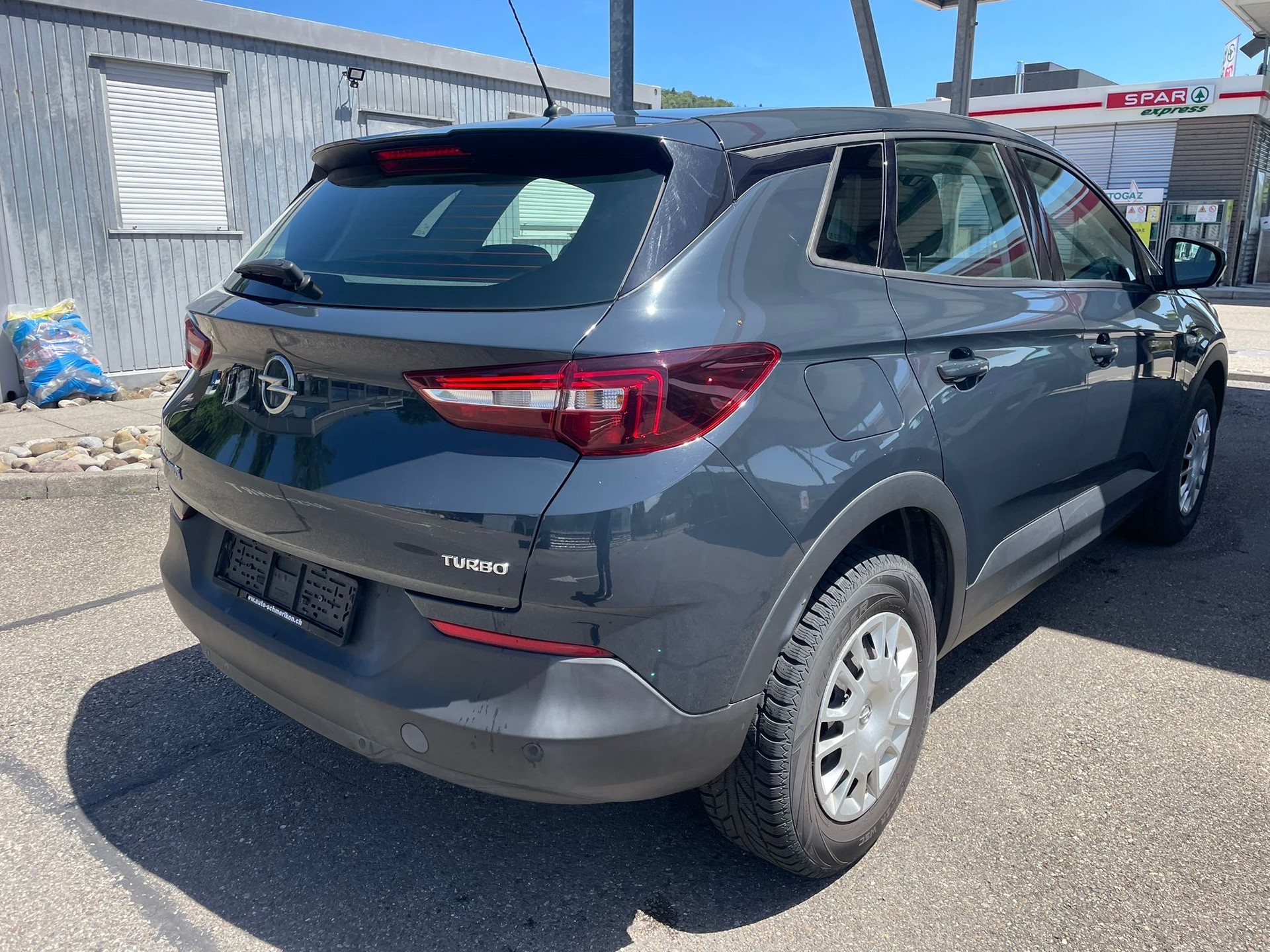 OPEL Grandland X 1.2i TP Design Line-image-4