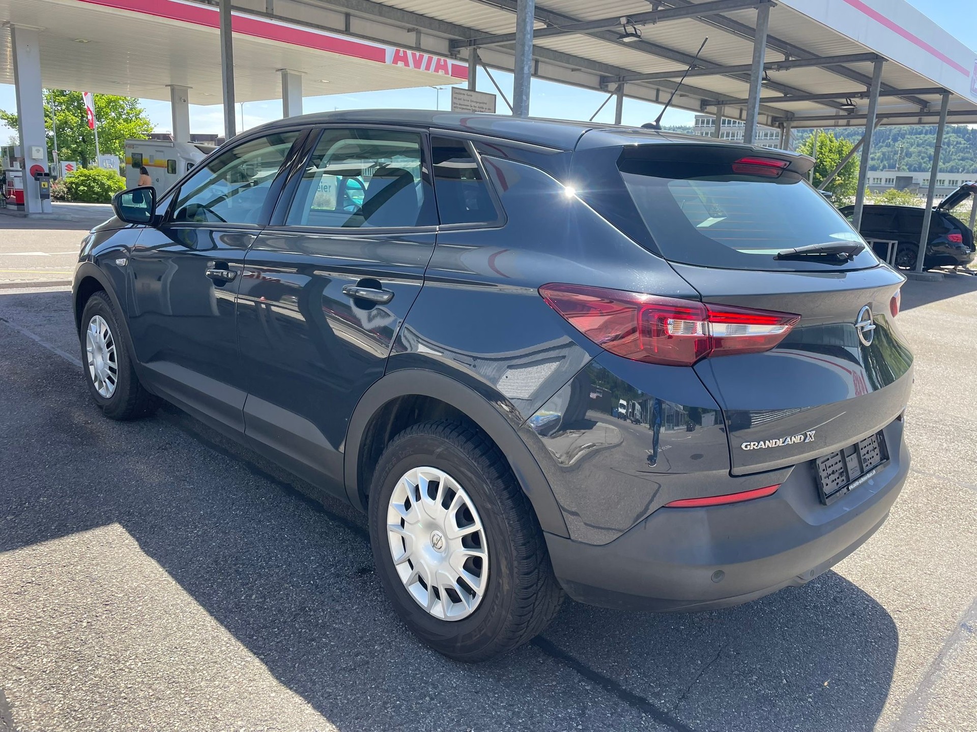 OPEL Grandland X 1.2i TP Design Line-image-9