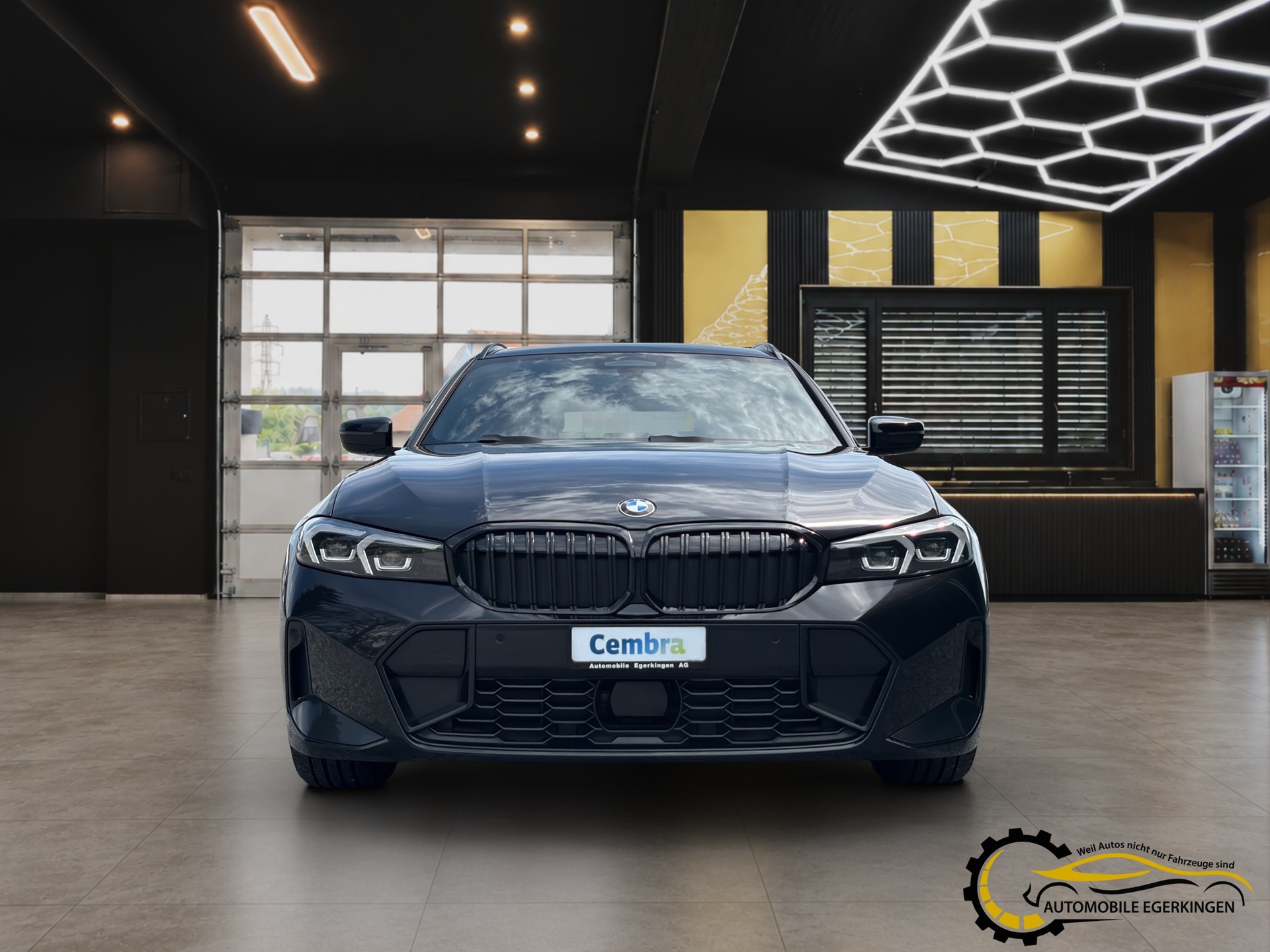 BMW 320d xDrive M Paket SAG Touring-image-1