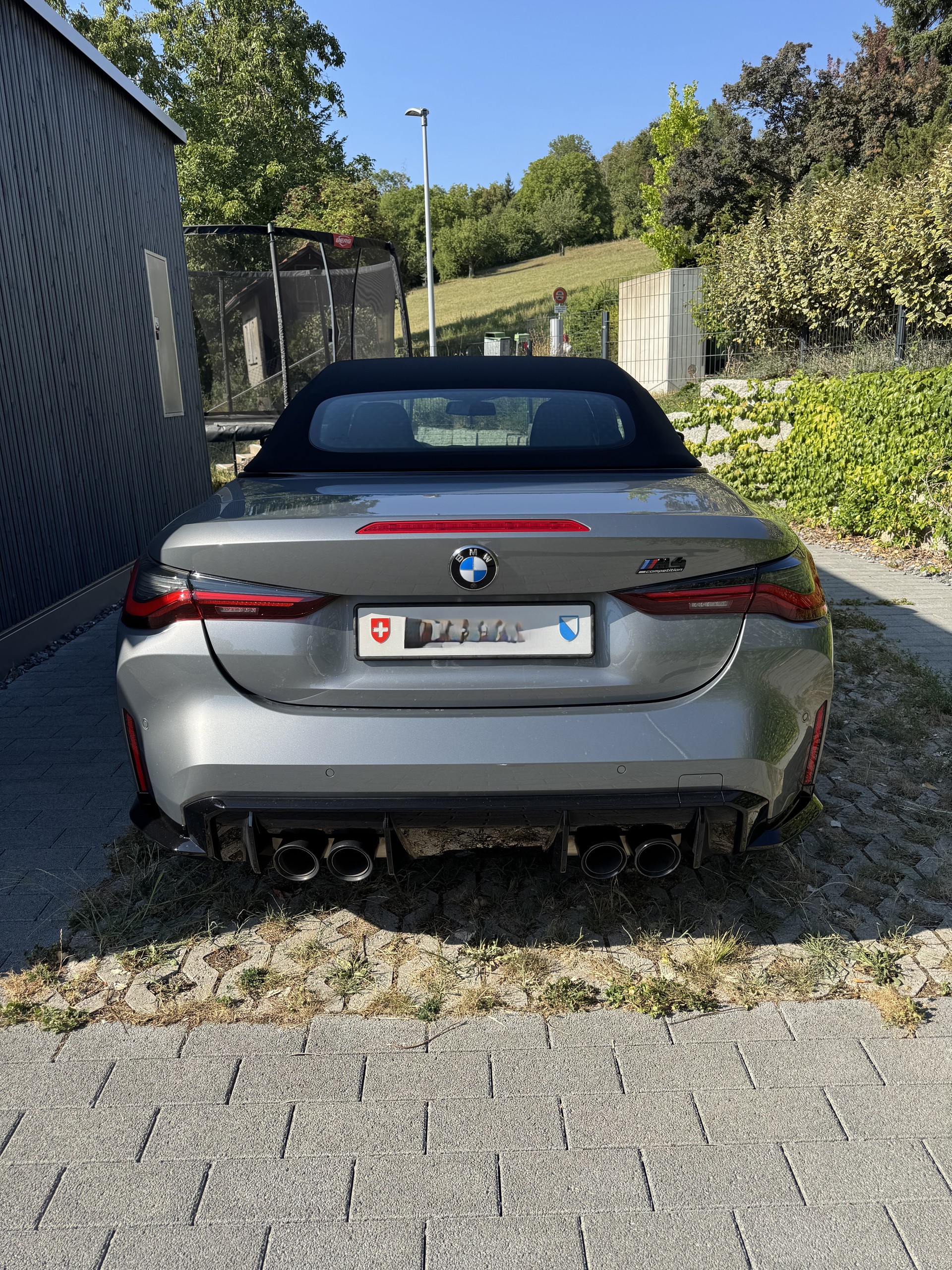 BMW M4 Competition xDrive Cabrio-image-5