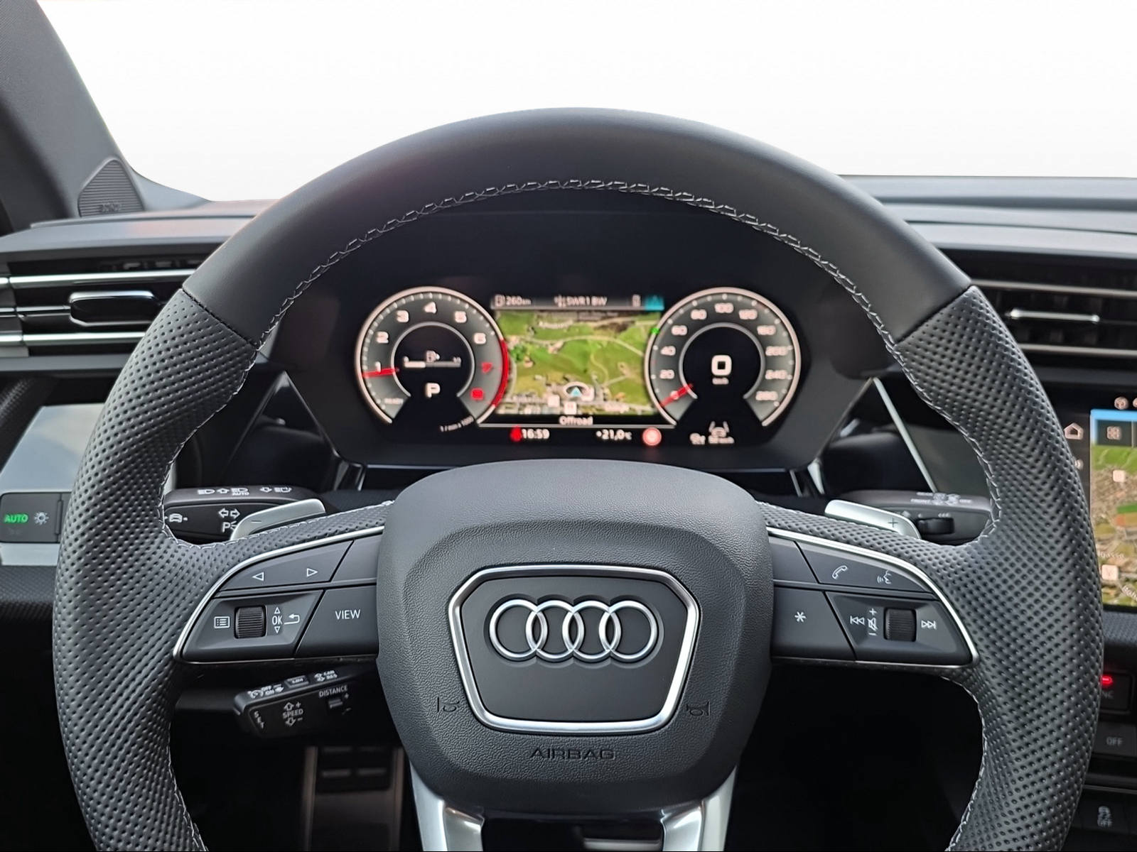 AUDI A3 Sportback TFSI 150 kW quattro S line S tronic-image-4