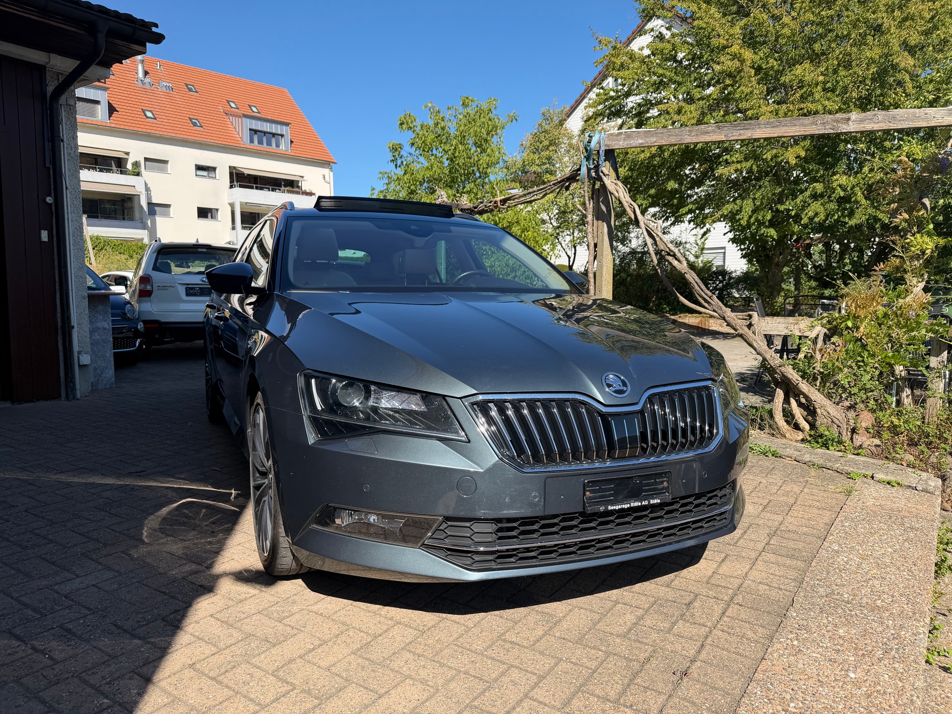 SKODA Superb Combi 2.0 TSI L&K DSG 4x4-image-1