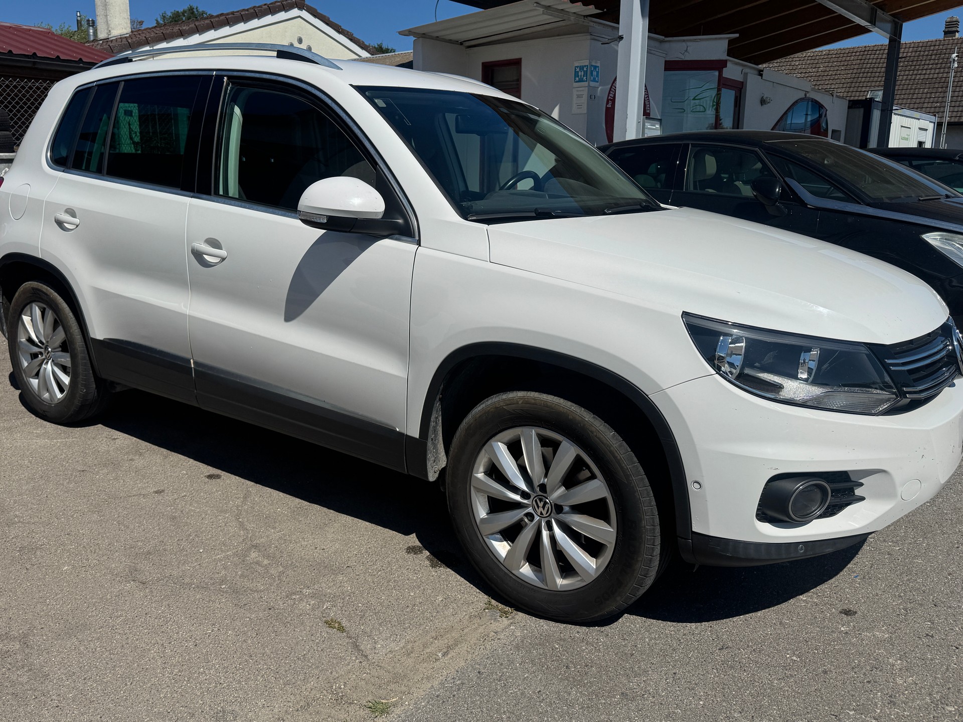 VW Tiguan 2.0 TDI BlueMotion Track&Field 4Motion-image-2