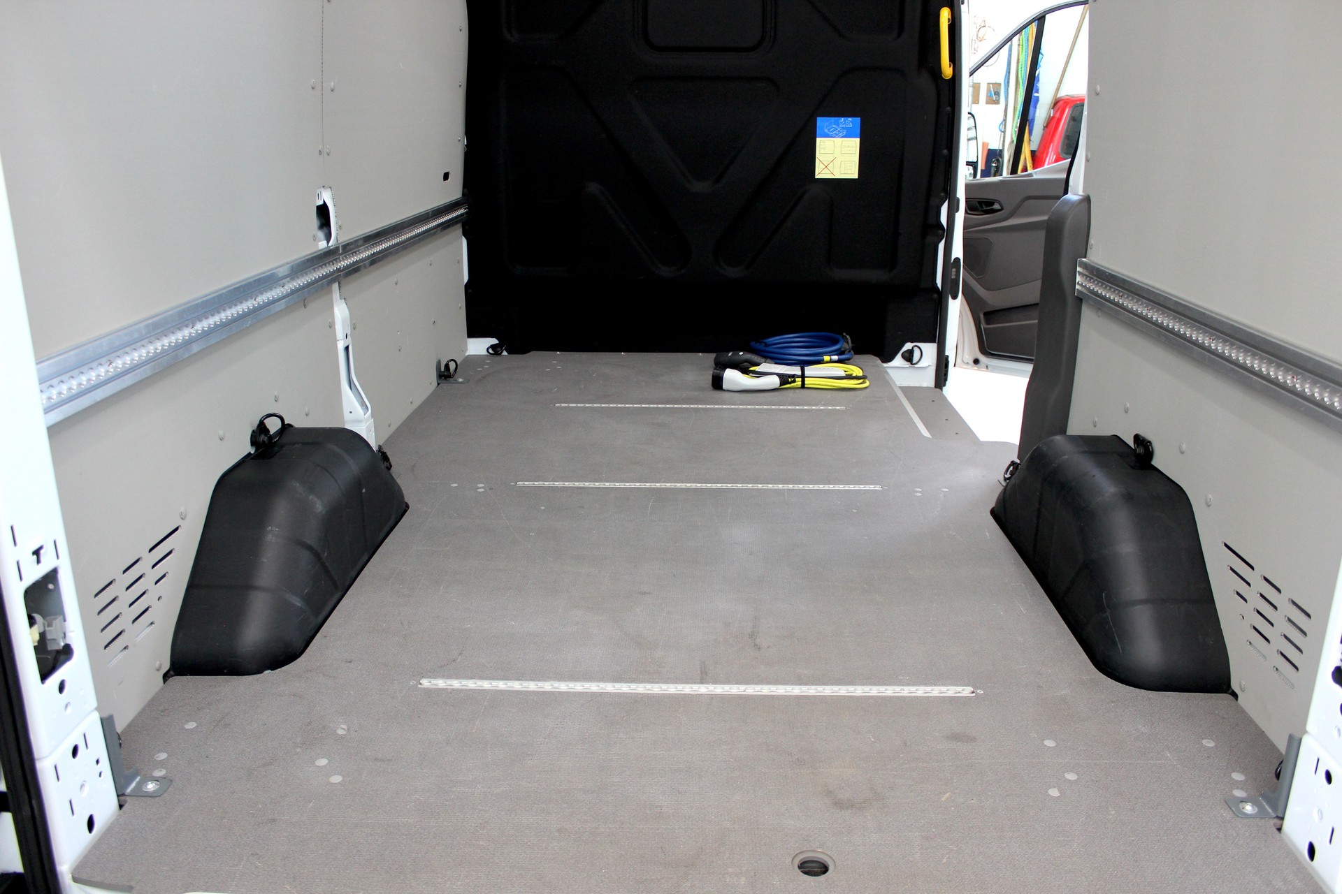 FORD E-Transit Van 350 L2 H3 Trend RWD 68kWh 💥 TOP Ausstattung 💥 Lieferung möglich-image-17