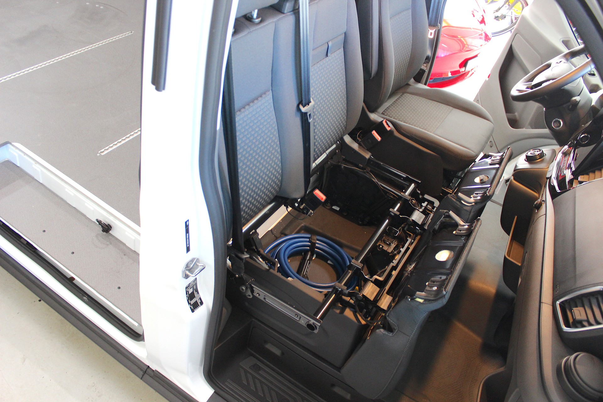FORD E-Transit Van 350 L2 H3 Trend RWD 68kWh 💥 TOP Ausstattung 💥 Lieferung möglich-image-23
