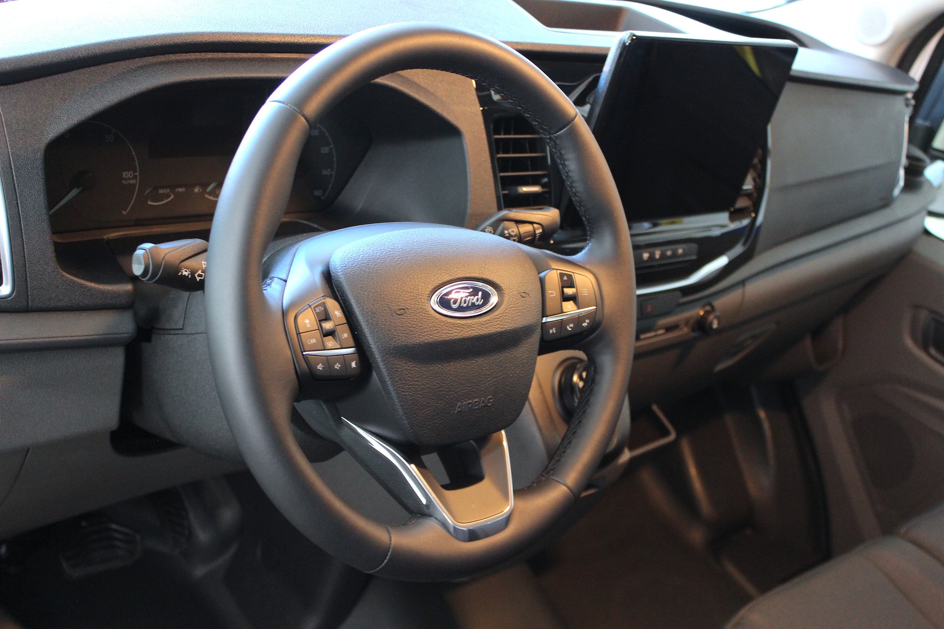 FORD E-Transit Van 350 L2 H3 Trend RWD 68kWh 💥 TOP Ausstattung 💥 Lieferung möglich-image-27