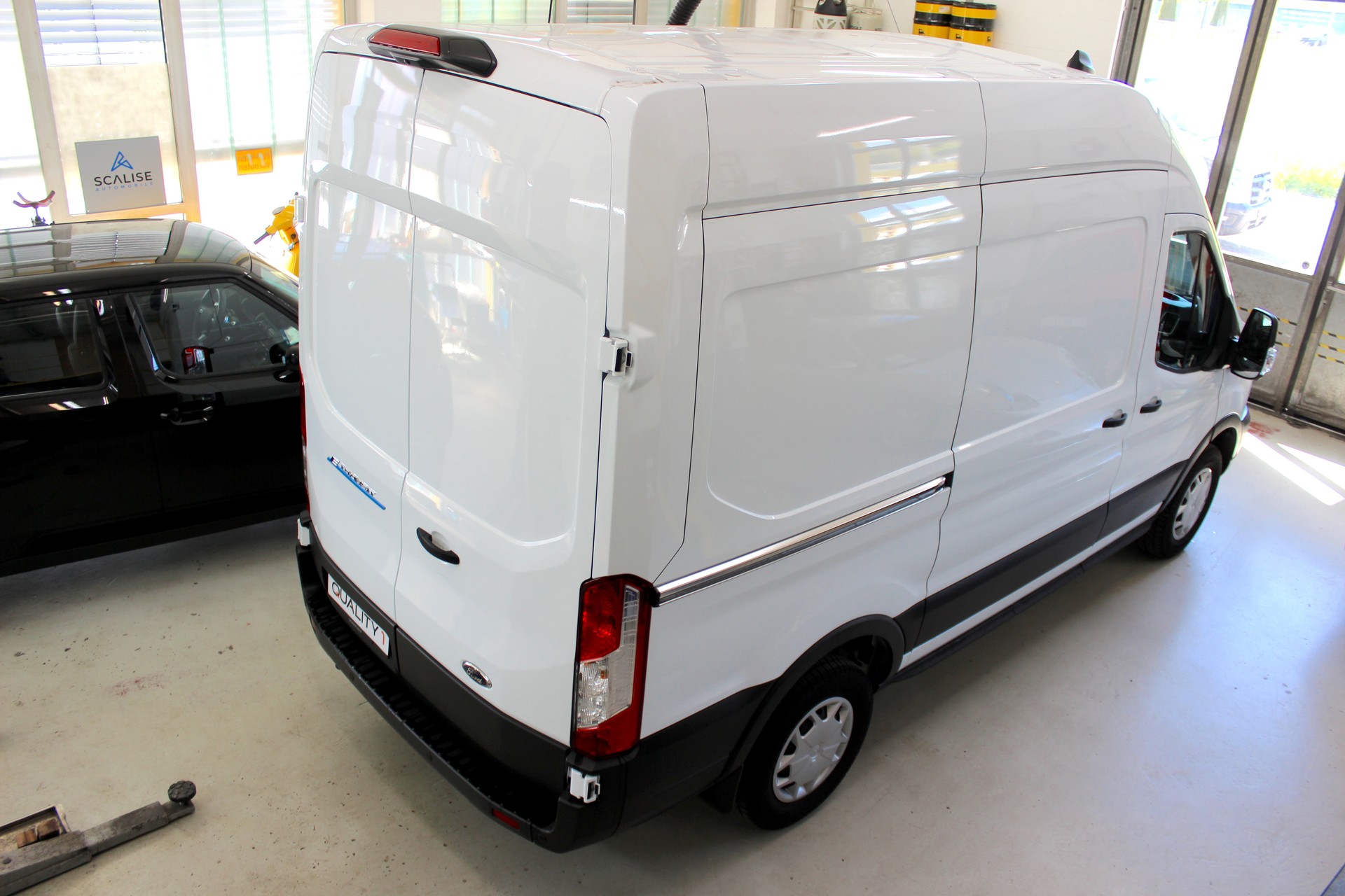 FORD E-Transit Van 350 L2 H3 Trend RWD 68kWh 💥 TOP Ausstattung 💥 Lieferung möglich-image-4