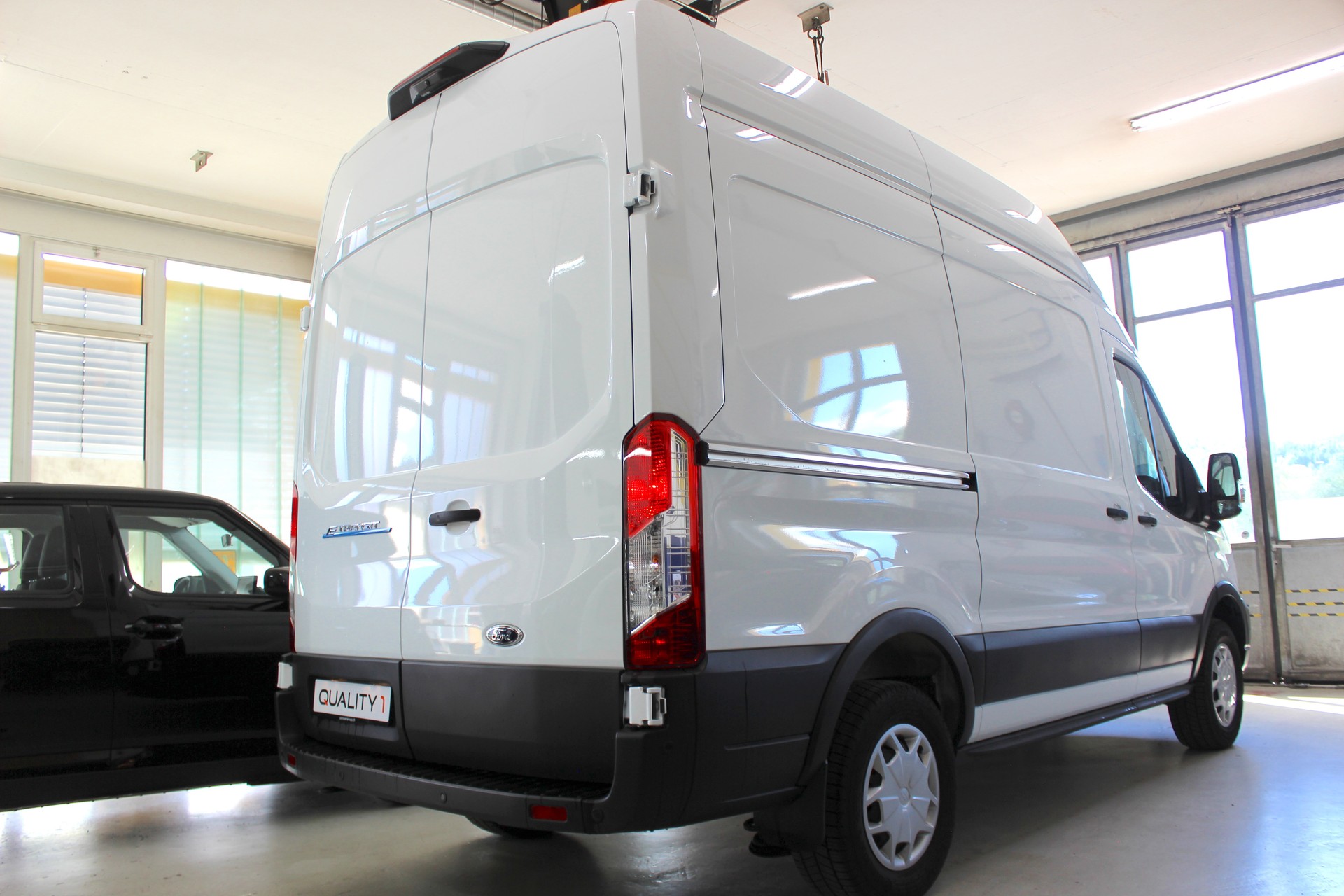 FORD E-Transit Van 350 L2 H3 Trend RWD 68kWh 💥 TOP Ausstattung 💥 Lieferung möglich-image-5