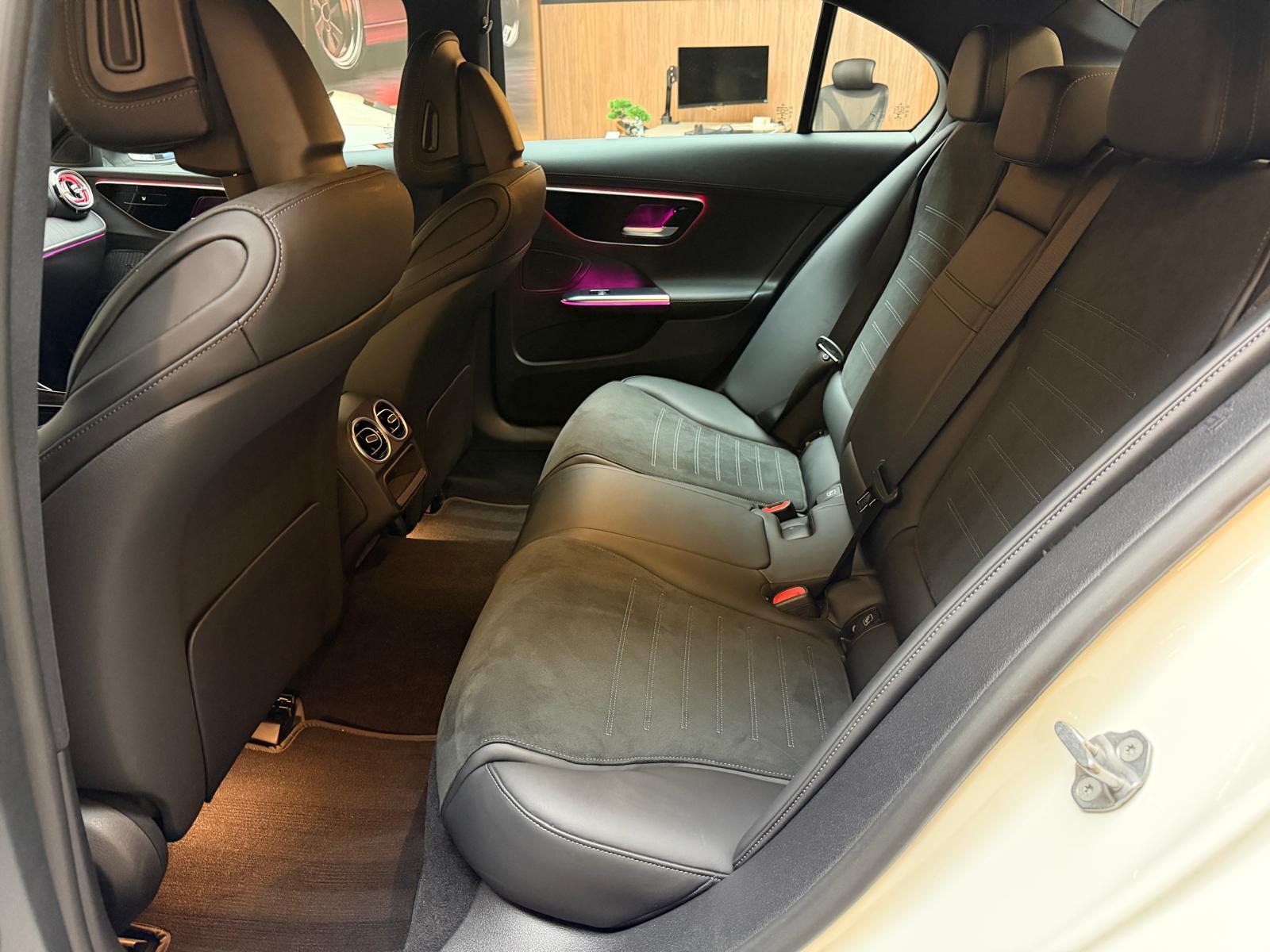 MERCEDES-BENZ C 200 AMG Line-image-18