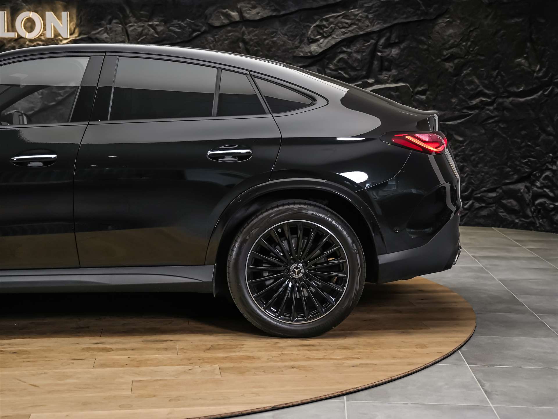 MERCEDES-BENZ GLC Coupé 300 d 4Matic 9G-Tronic *Digital Light*Head-Up*Lenkradheizung*-image-16