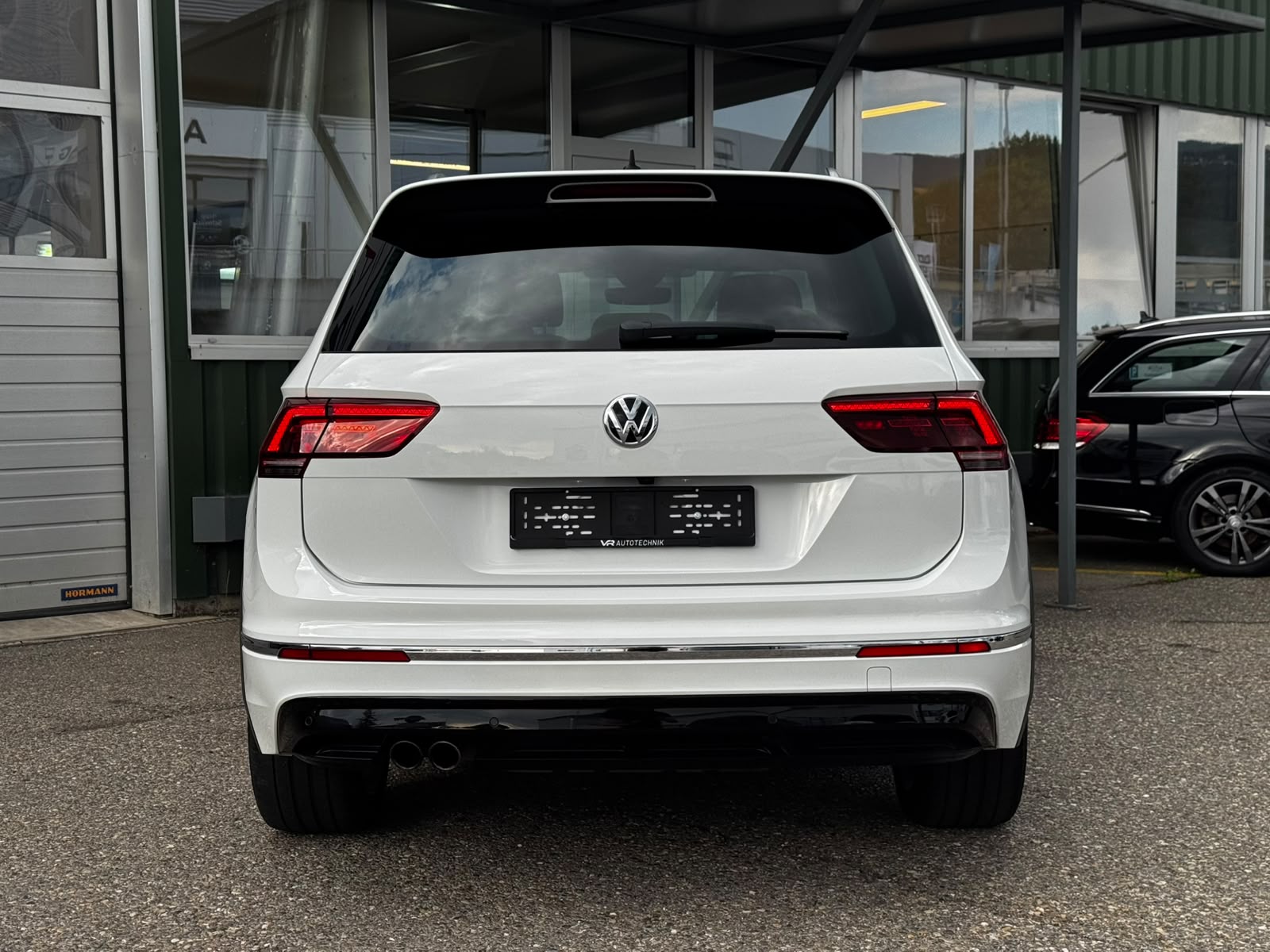 VW Tiguan 2.0TSI R-Line 4Motion DSG-image-14
