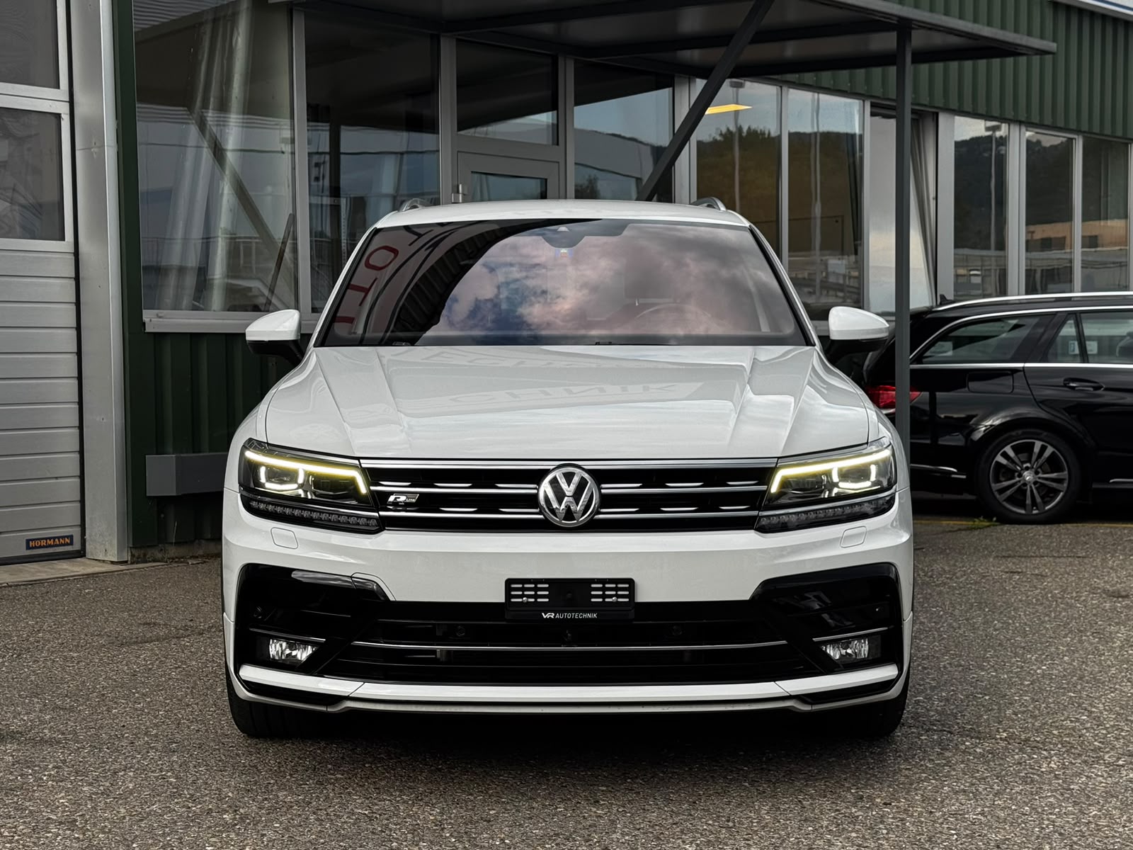 VW Tiguan 2.0TSI R-Line 4Motion DSG-image-5