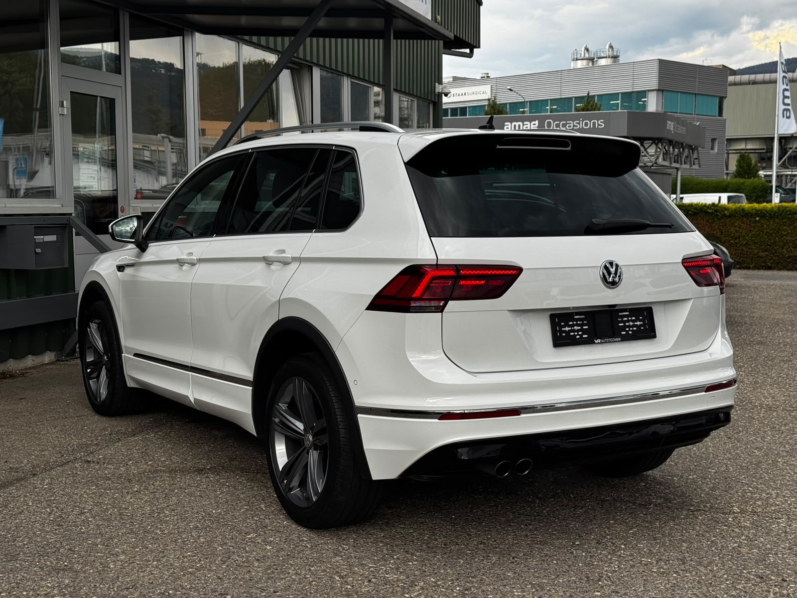 VW Tiguan 2.0TSI R-Line 4Motion DSG-image-17