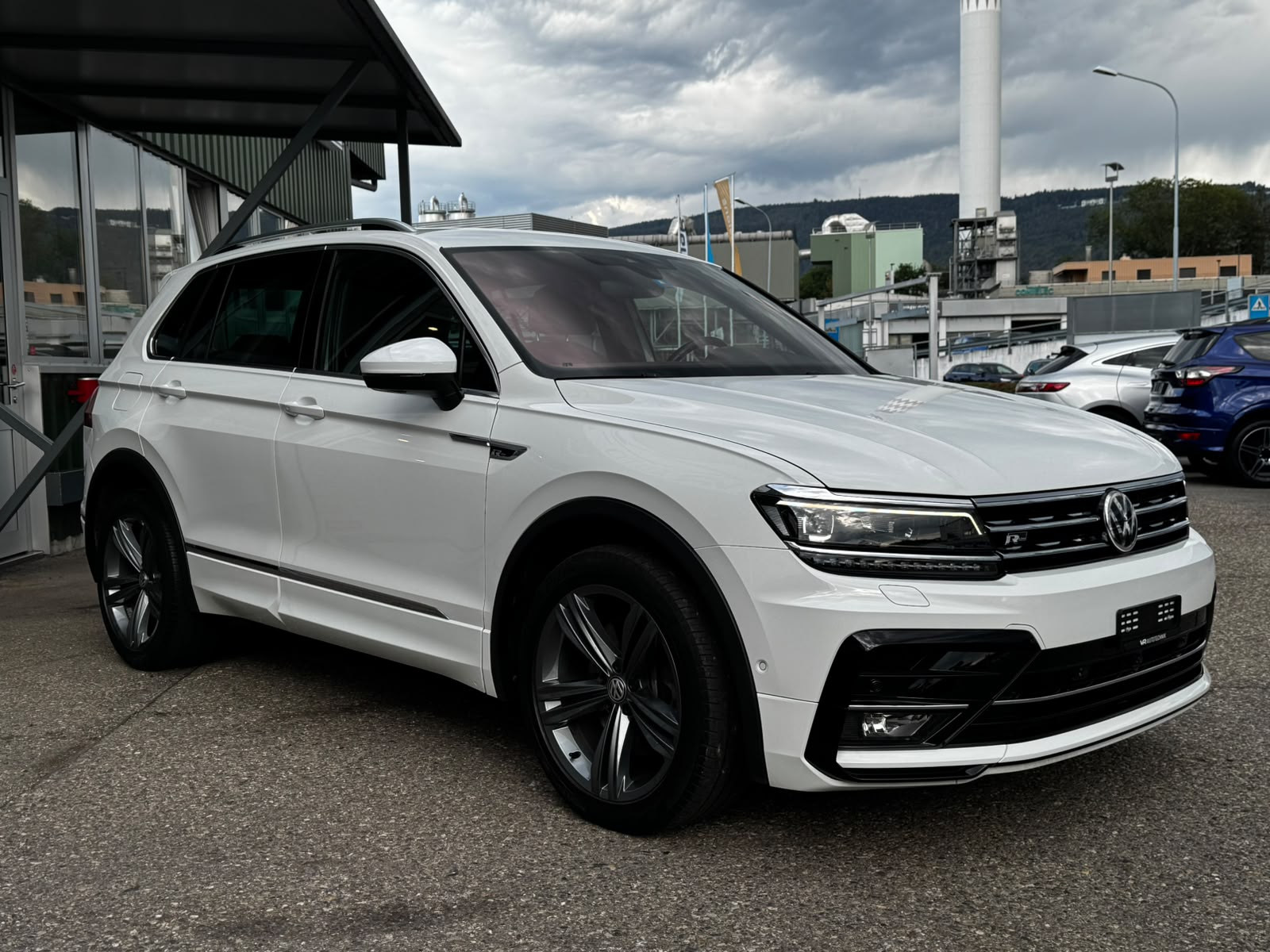 VW Tiguan 2.0TSI R-Line 4Motion DSG-image-7