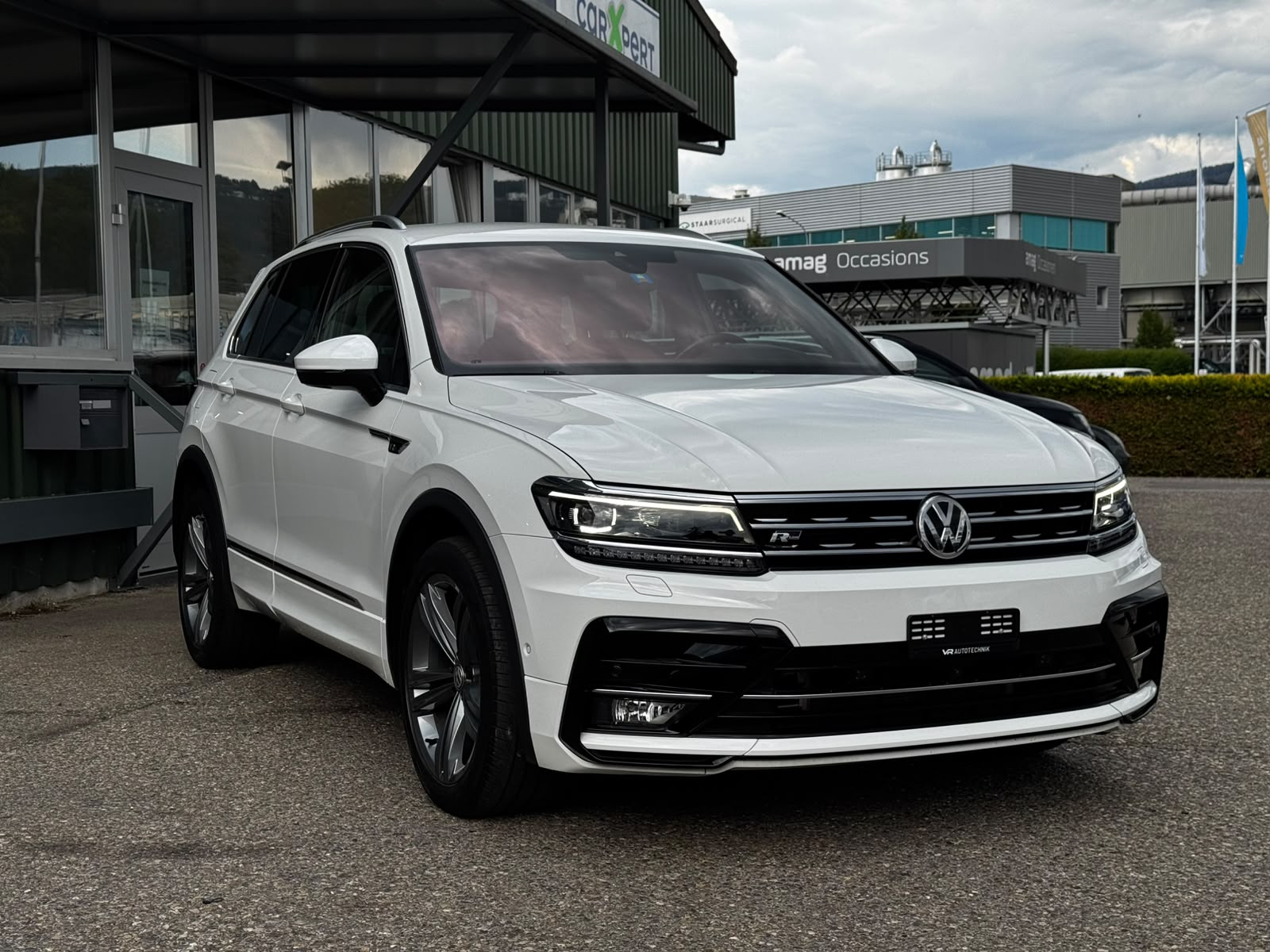 VW Tiguan 2.0TSI R-Line 4Motion DSG-image-6