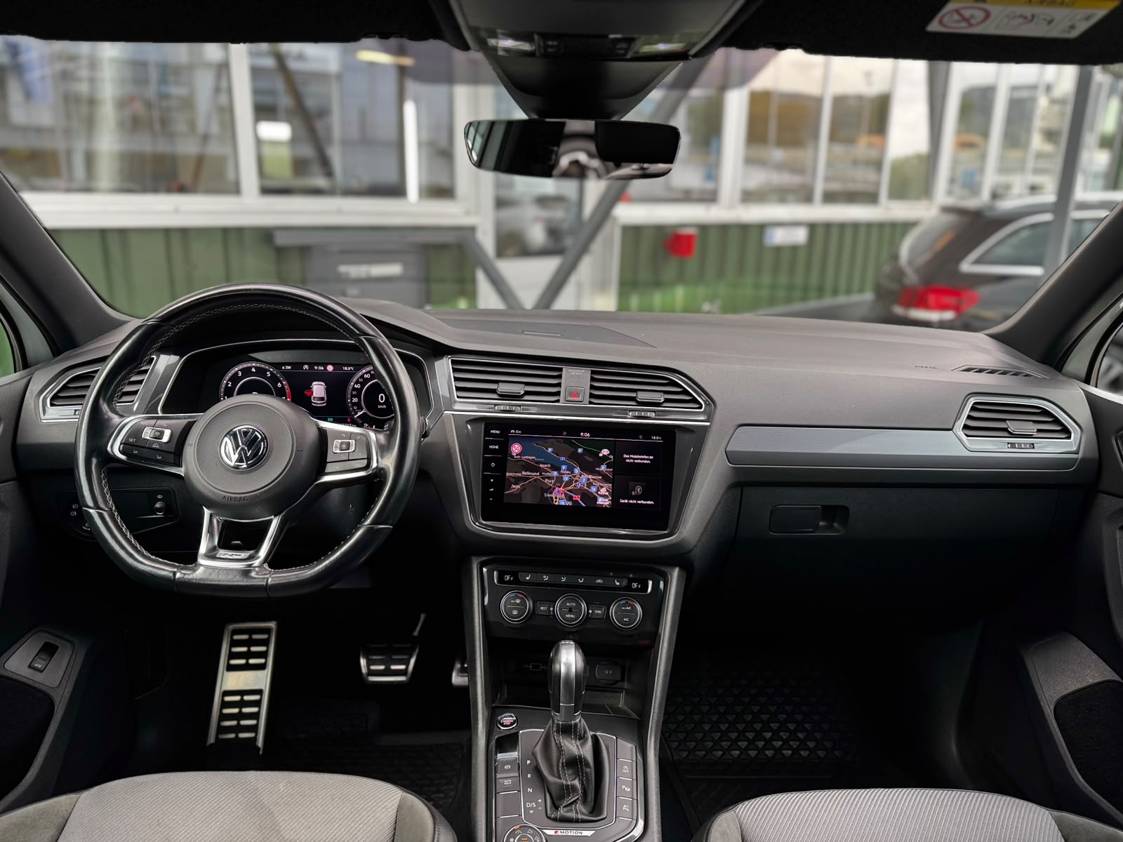 VW Tiguan 2.0TSI R-Line 4Motion DSG-image-25