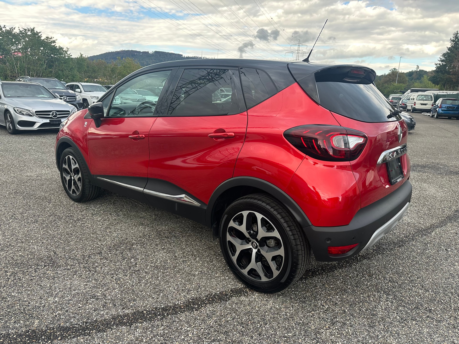 RENAULT Captur 1.2 T 16V 90th Anniversary EDC-image-4
