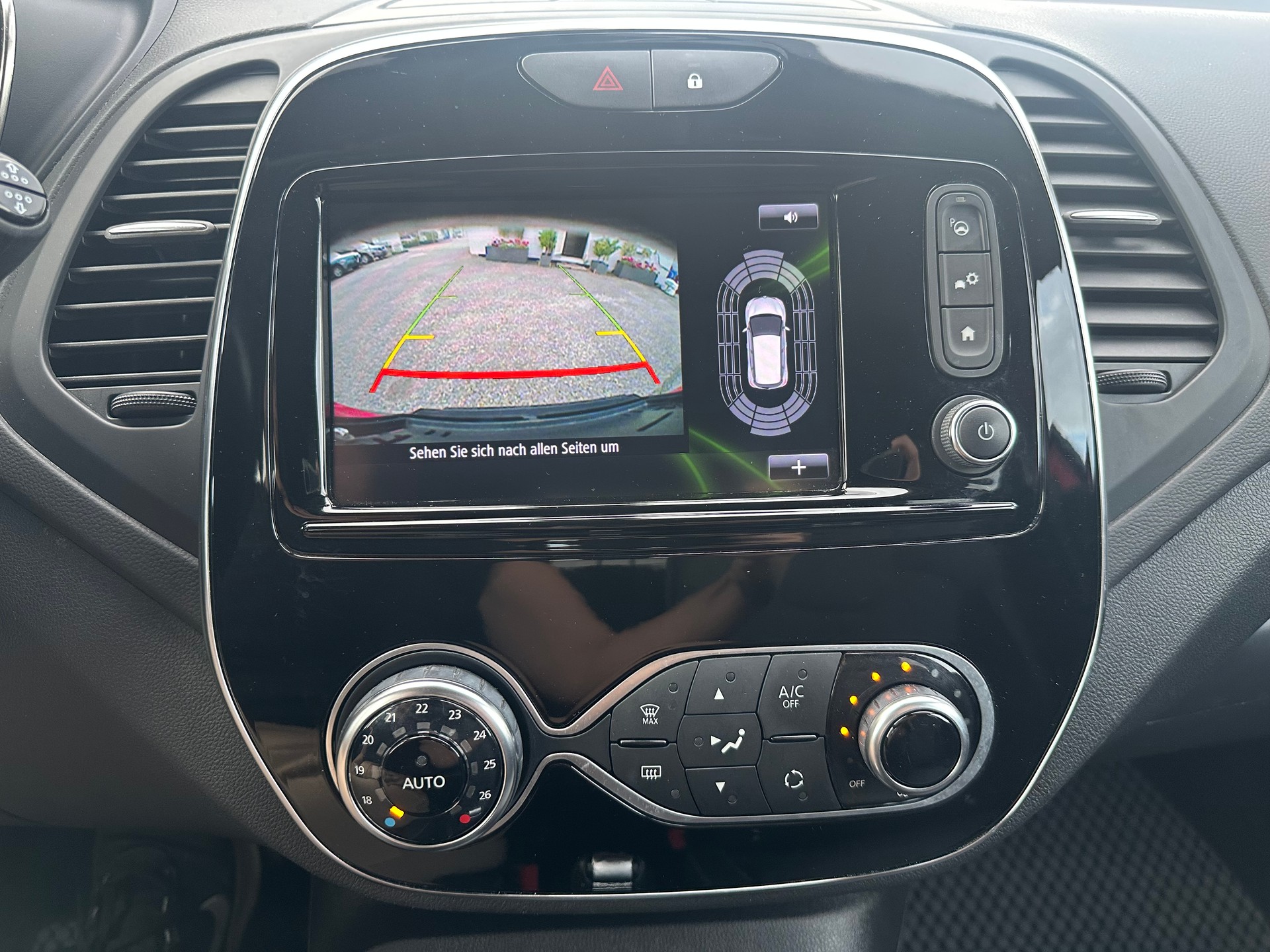 RENAULT Captur 1.2 T 16V 90th Anniversary EDC-image-11