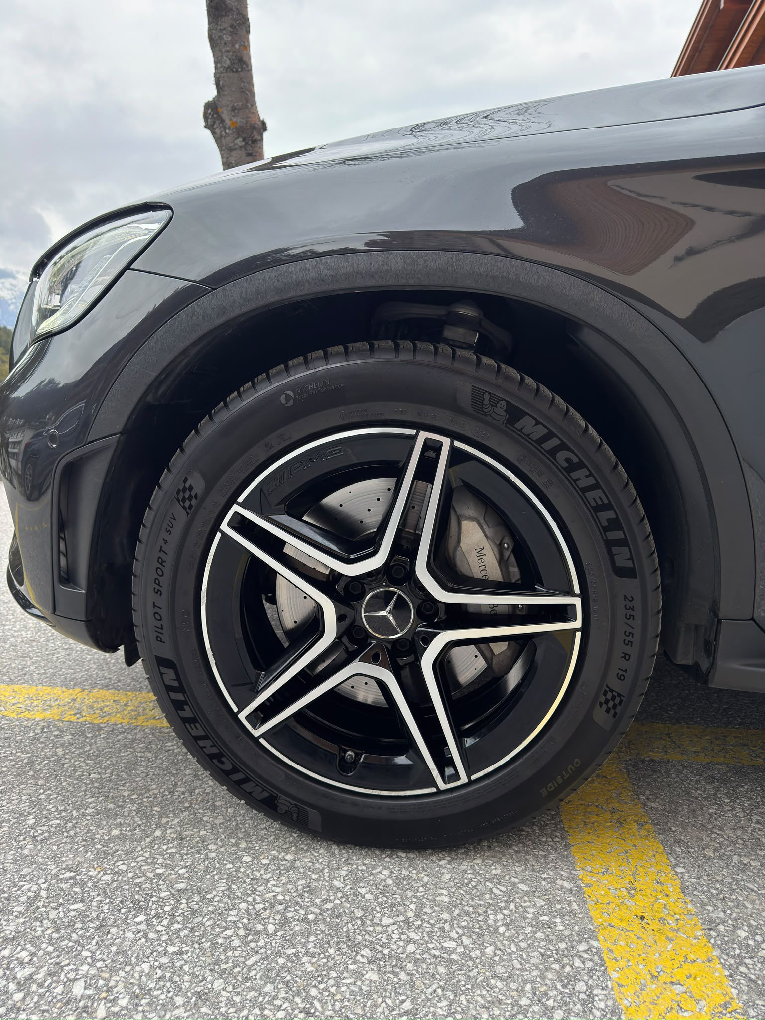 MERCEDES-BENZ GLC 200 AMG Line 4Matic 9G-Tronic-image-3