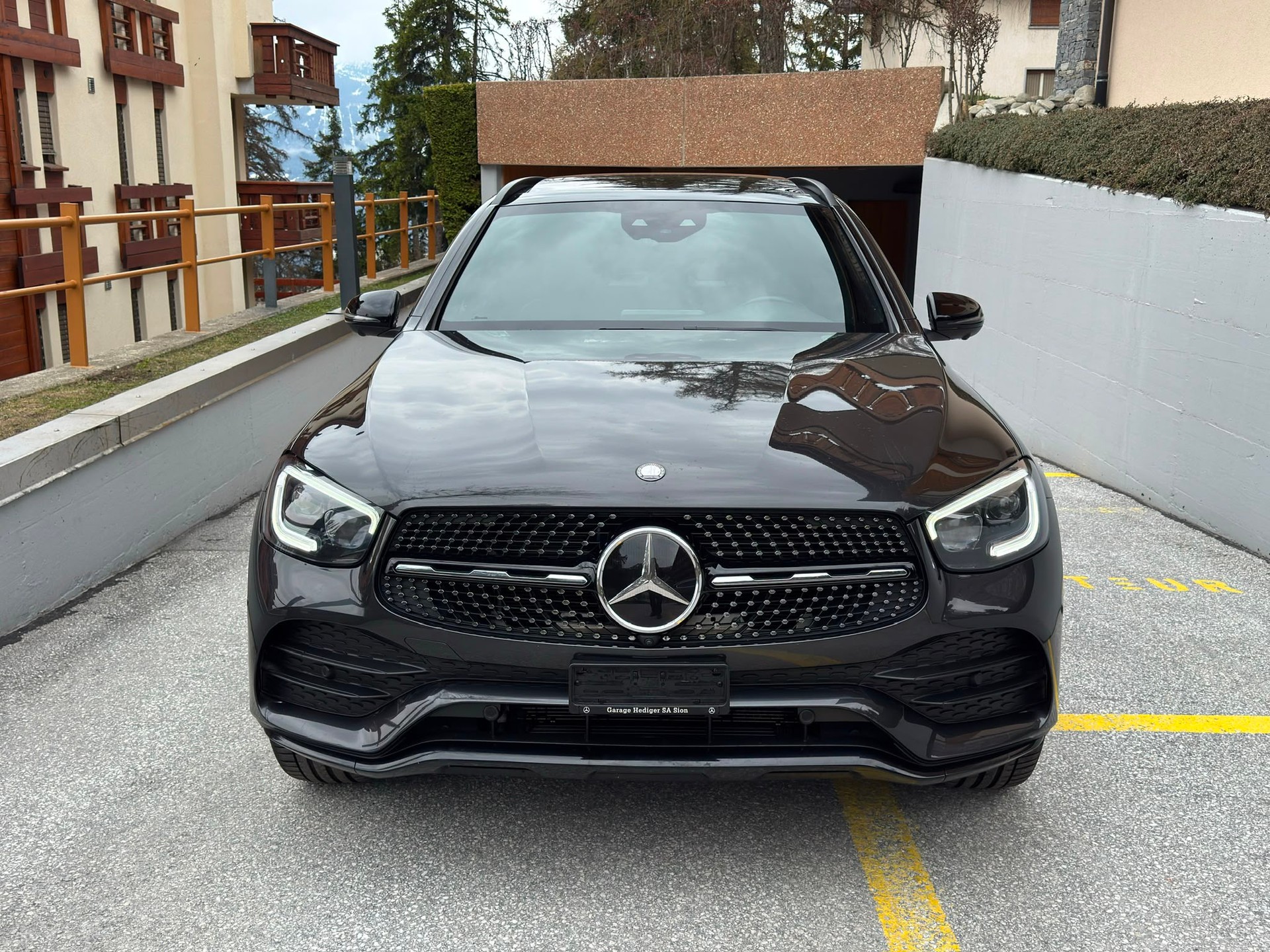 MERCEDES-BENZ GLC 200 AMG Line 4Matic 9G-Tronic-image-1
