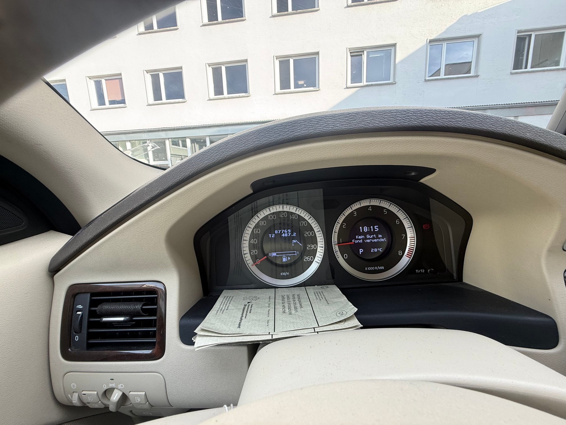 VOLVO V70 2.0T Summum Powershift-image-10