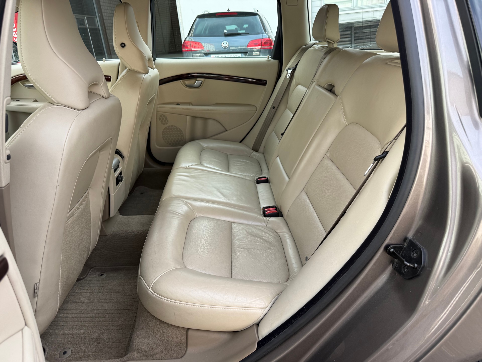 VOLVO V70 2.0T Summum Powershift-image-7