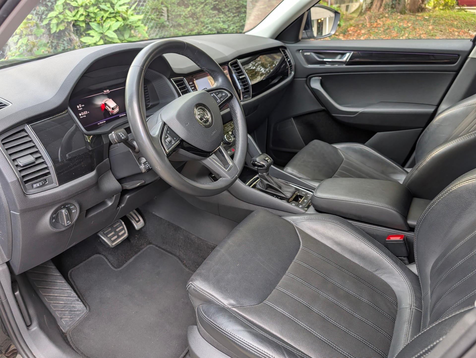 SKODA 2.0 TDI 190 L&K 4x4 DSG 7 places-image-8