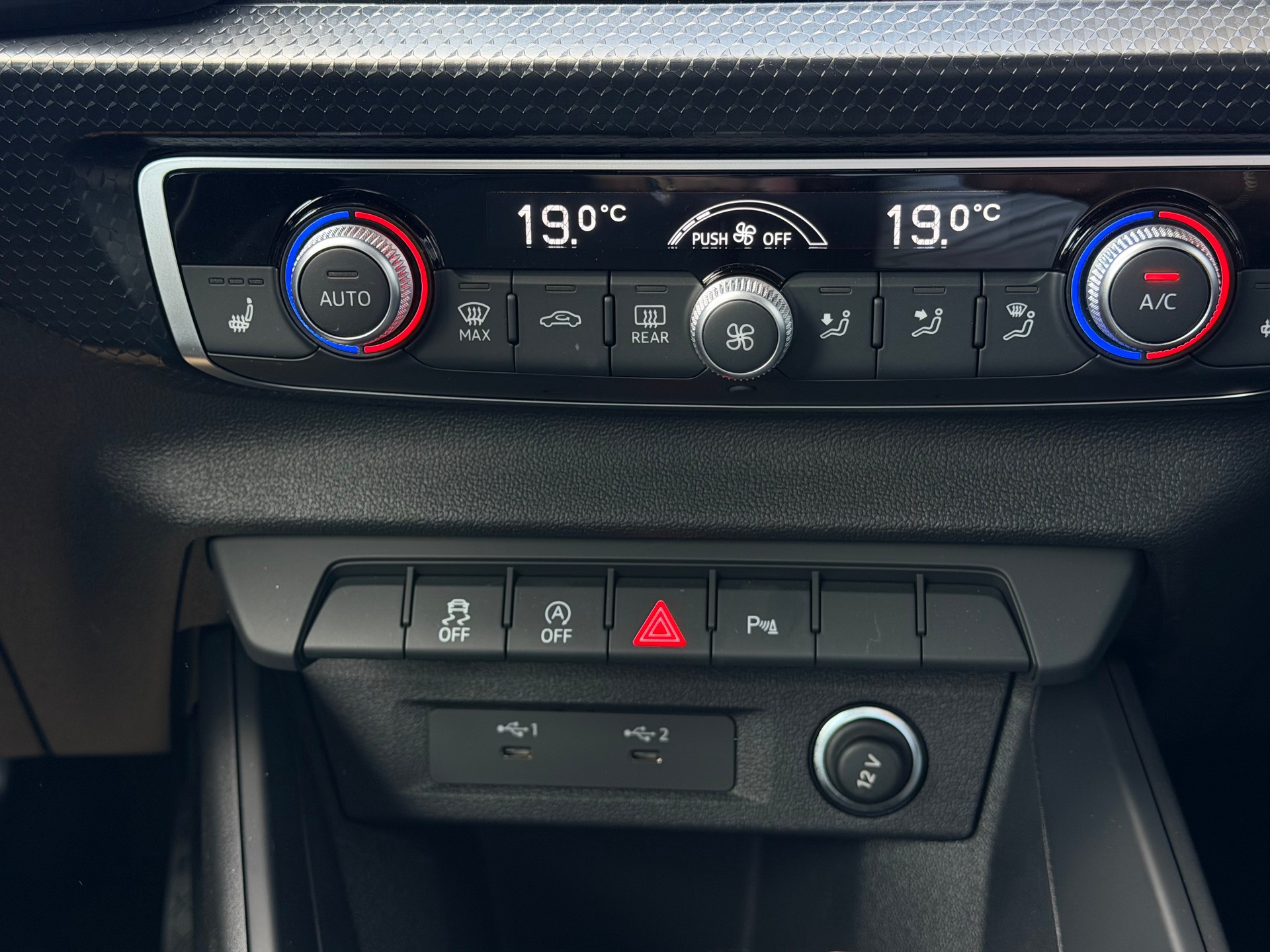 AUDI A1 Sportback 30 TFSI S-tronic °° 5 Jahre / 100'000 Hersteller Garantie °°-image-18