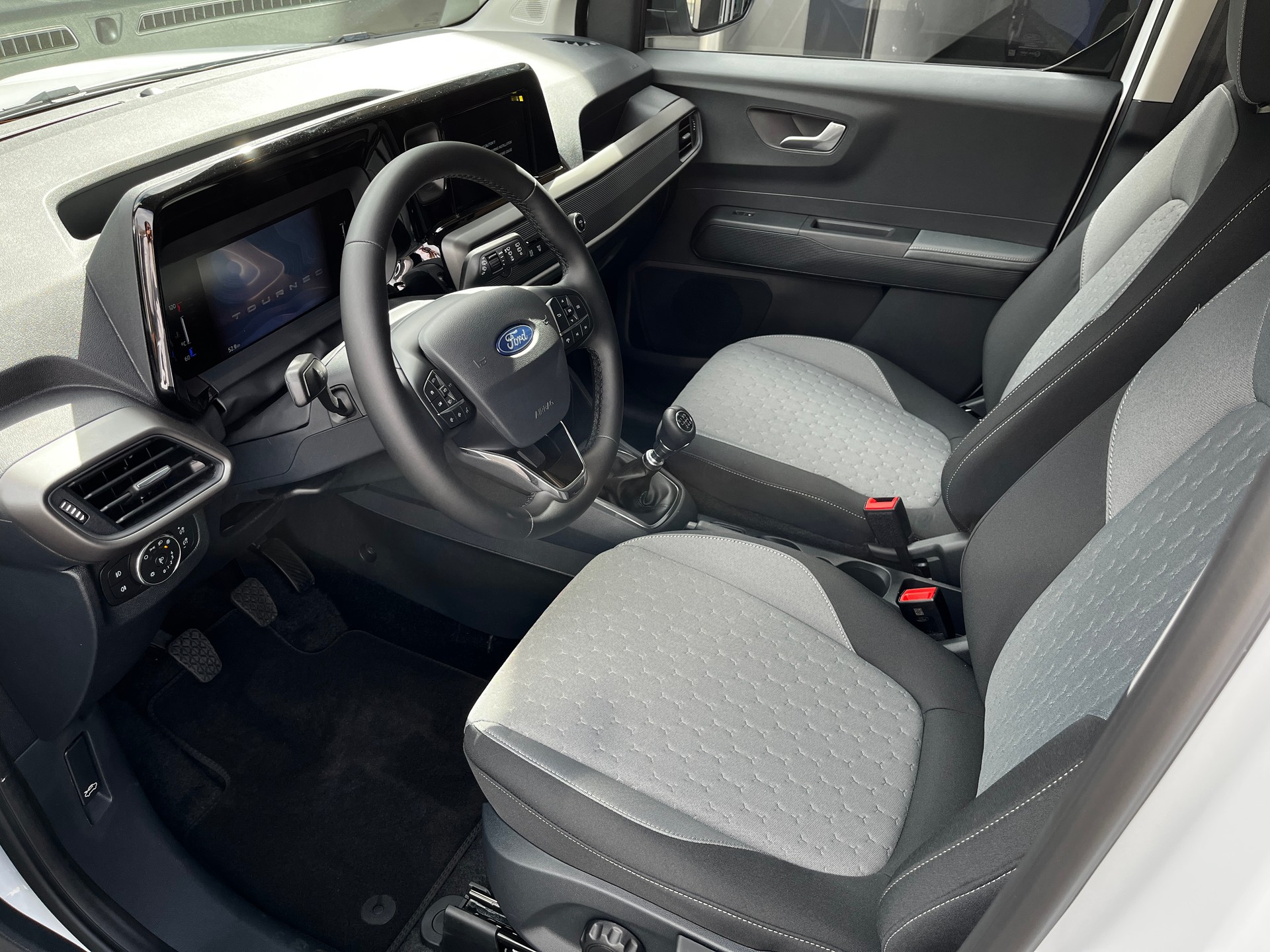 FORD Tourneo Courier 1.0 EcoBoost Titanium-image-3