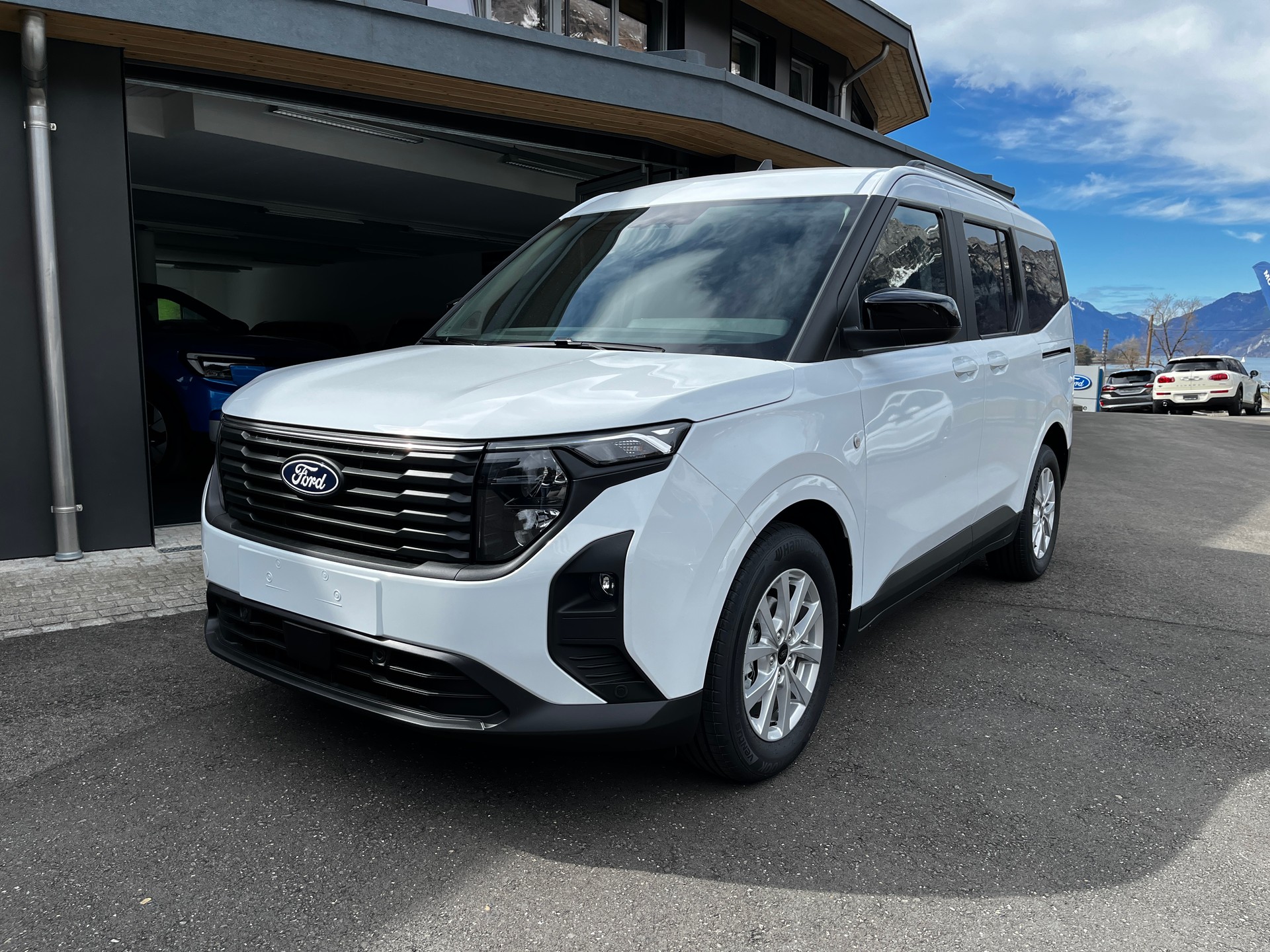 FORD Tourneo Courier 1.0 EcoBoost Titanium-image-0