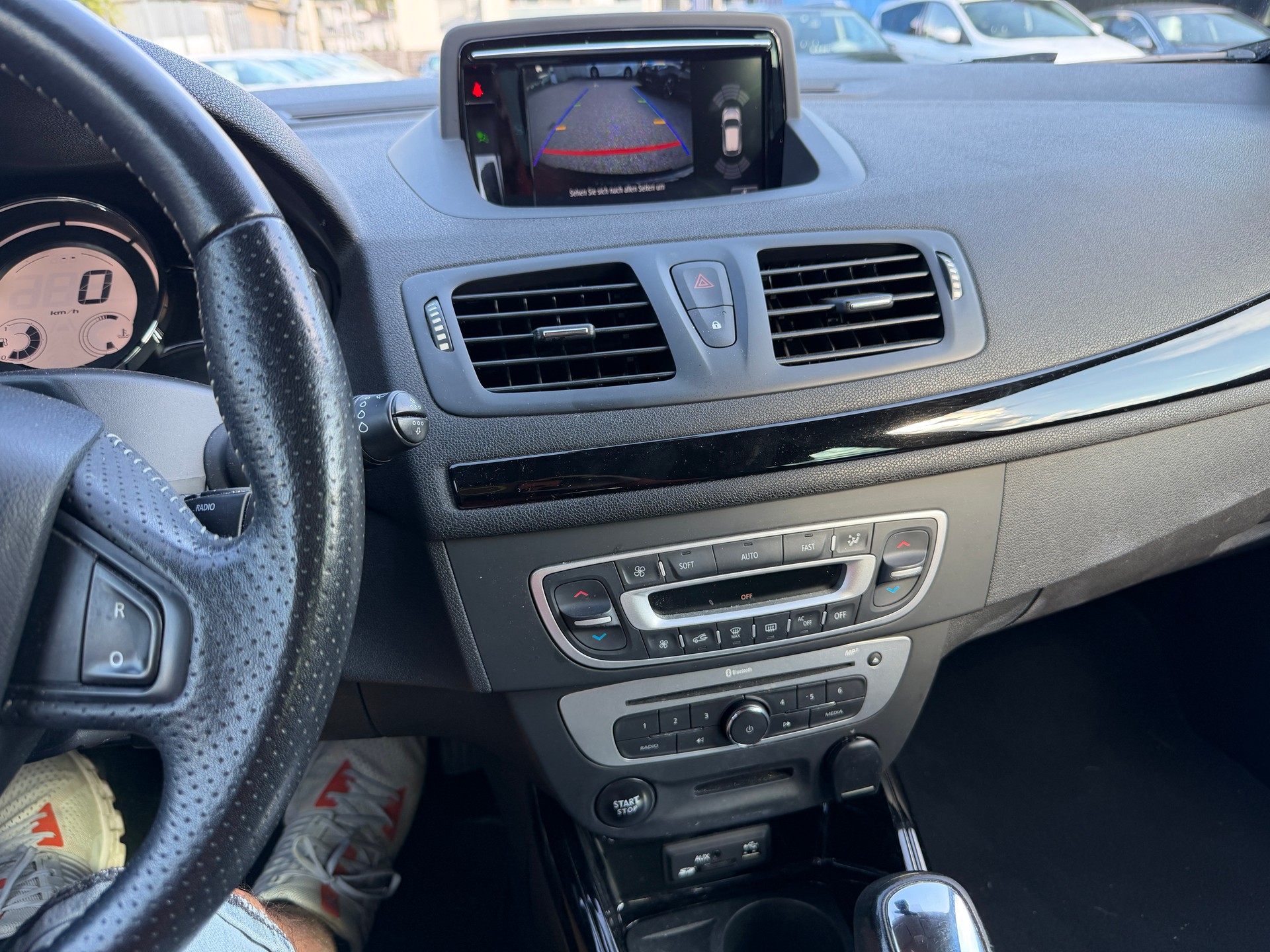 RENAULT Mégane 1.2 16V Turbo Bose EDC-image-9