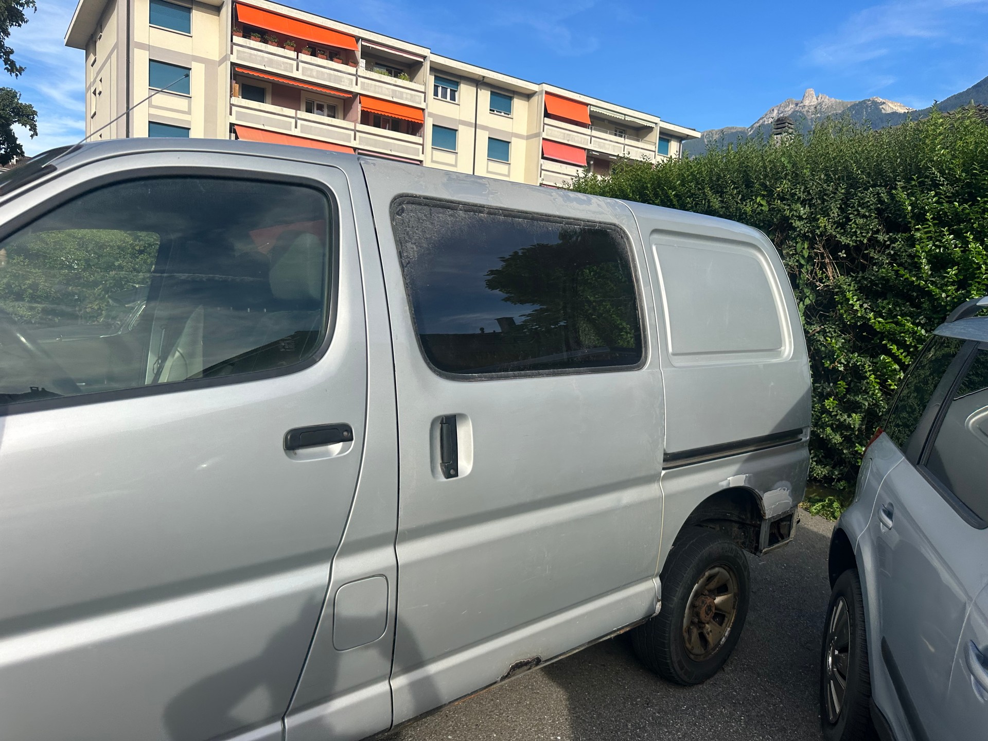 TOYOTA Hiace D-4D Kombi 4WD SWB-image-6