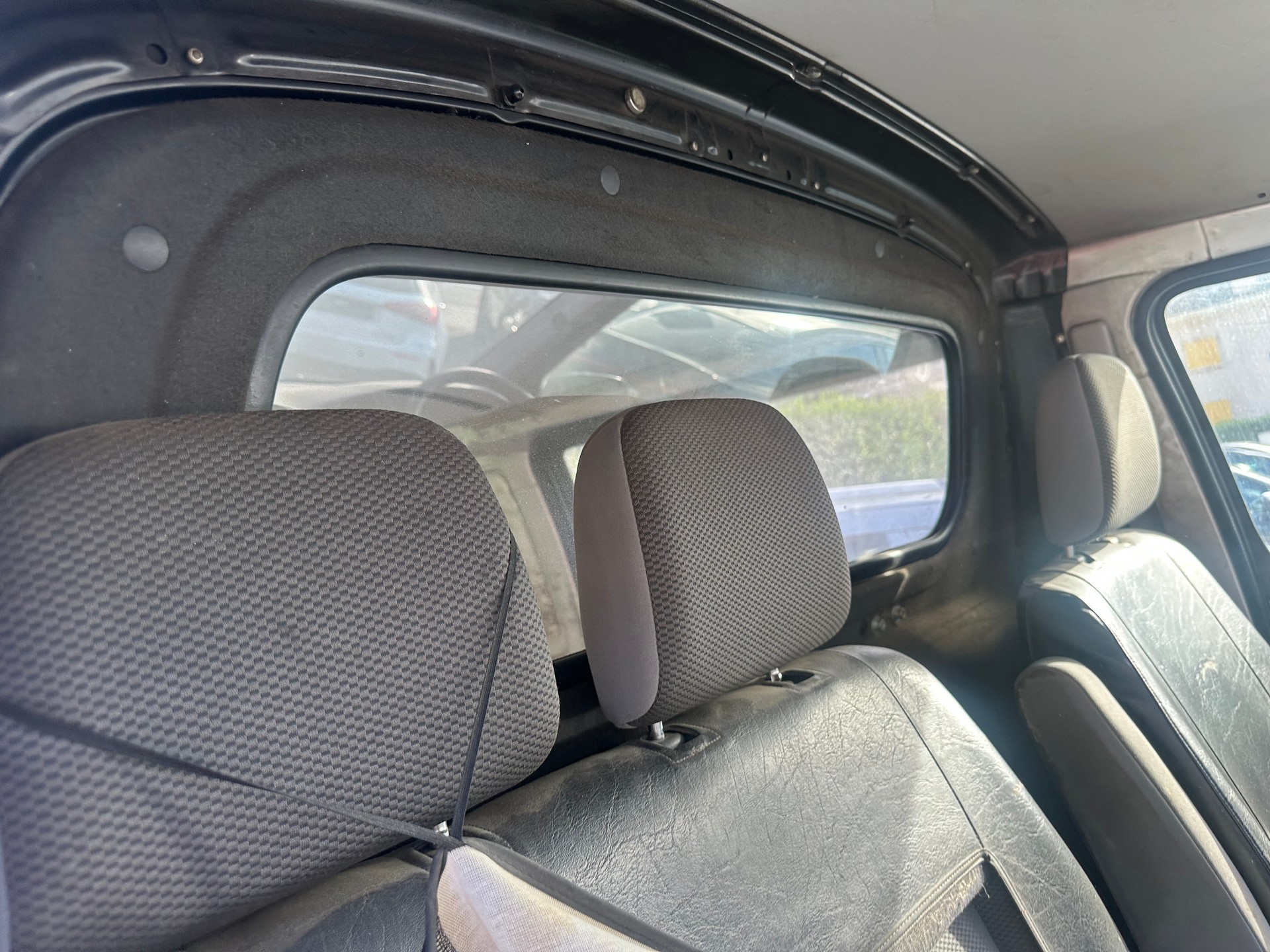 TOYOTA Hiace D-4D Kombi 4WD SWB-image-9