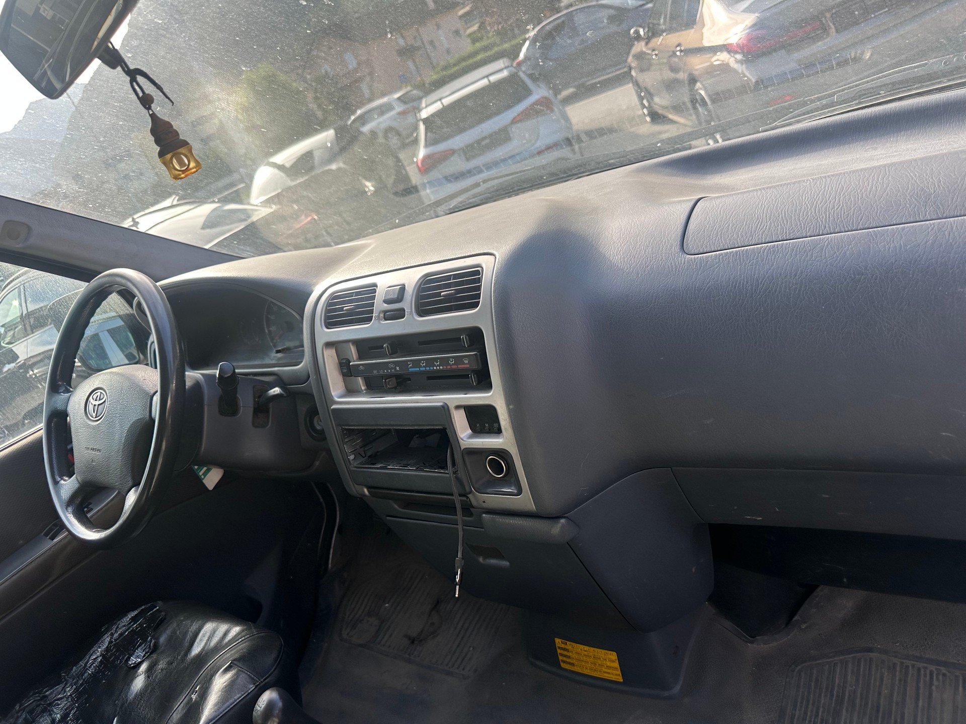 TOYOTA Hiace D-4D Kombi 4WD SWB-image-8