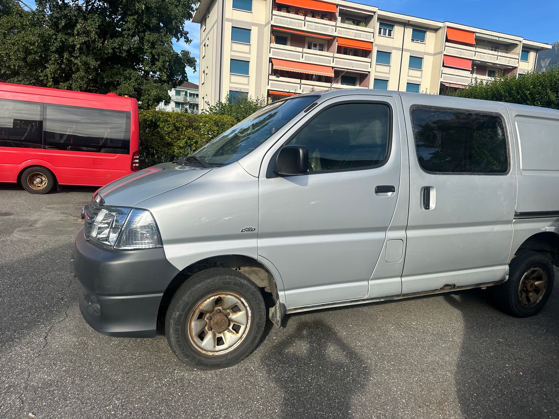 TOYOTA Hiace D-4D Kombi 4WD SWB-image-1